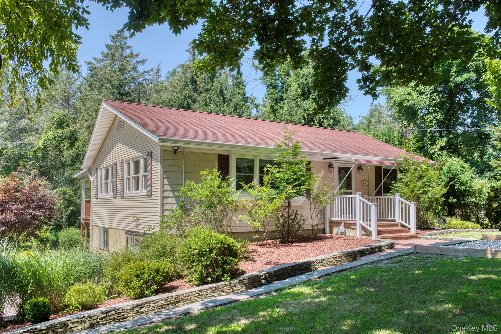 #1 photo, 685 Greenway W, Orient , NY 11957