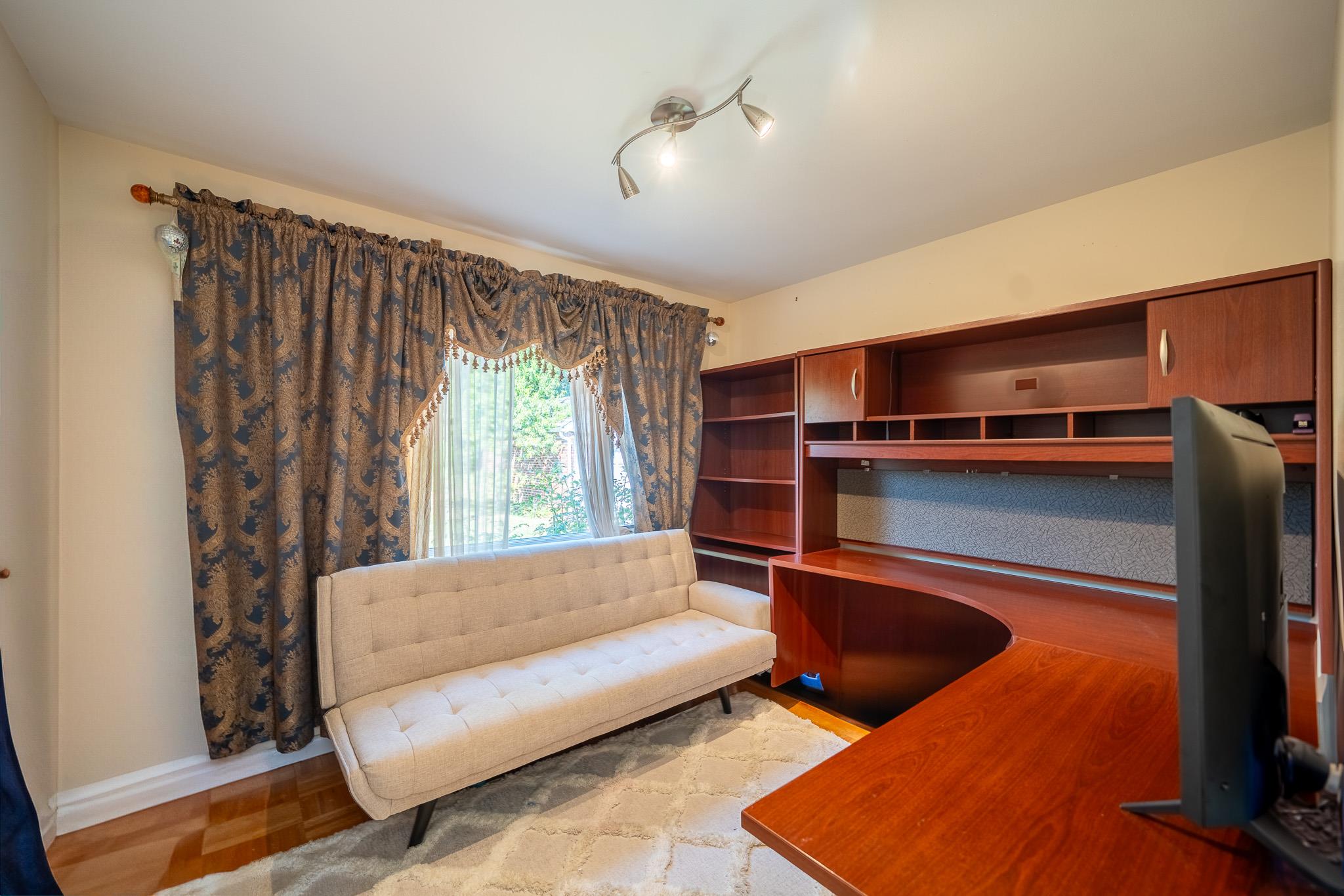 #11 photo, 75-22 186th Street, Fresh Meadows , NY 11366