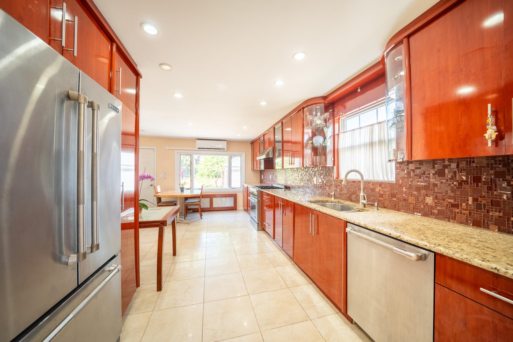 #14 photo, 75-22 186th Street, Fresh Meadows , NY 11366