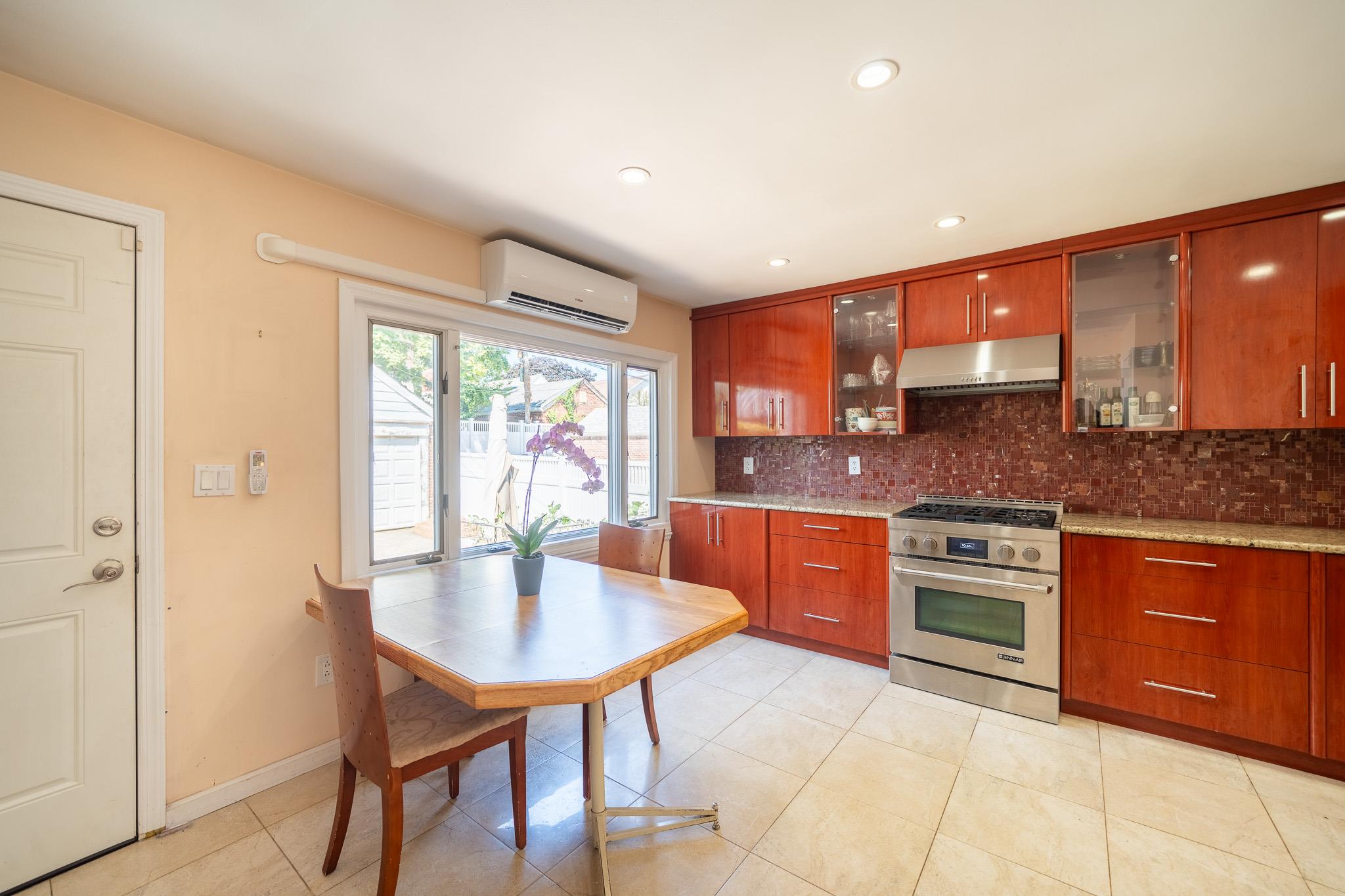 #15 photo, 75-22 186th Street, Fresh Meadows , NY 11366