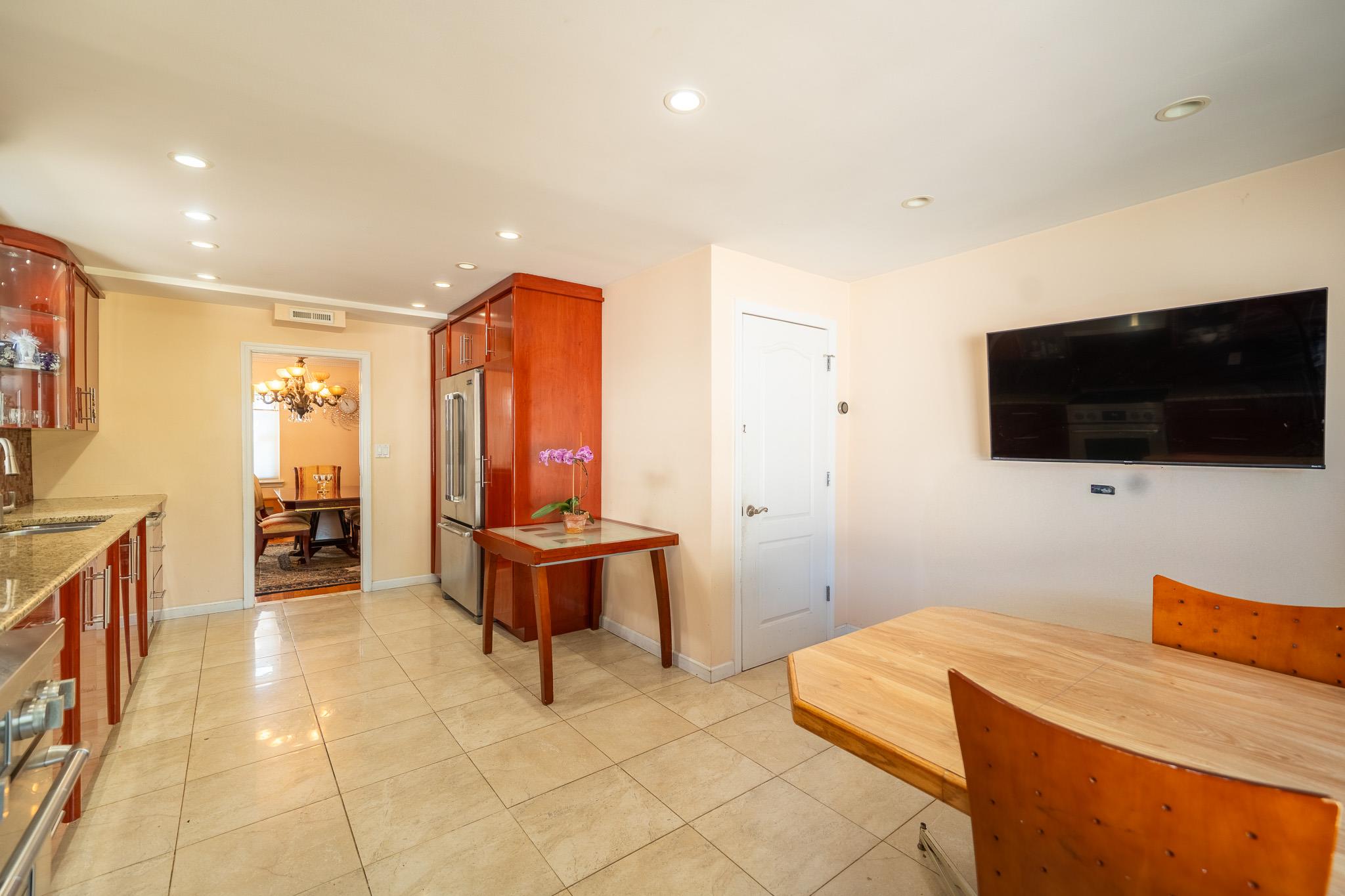 #19 photo, 75-22 186th Street, Fresh Meadows , NY 11366