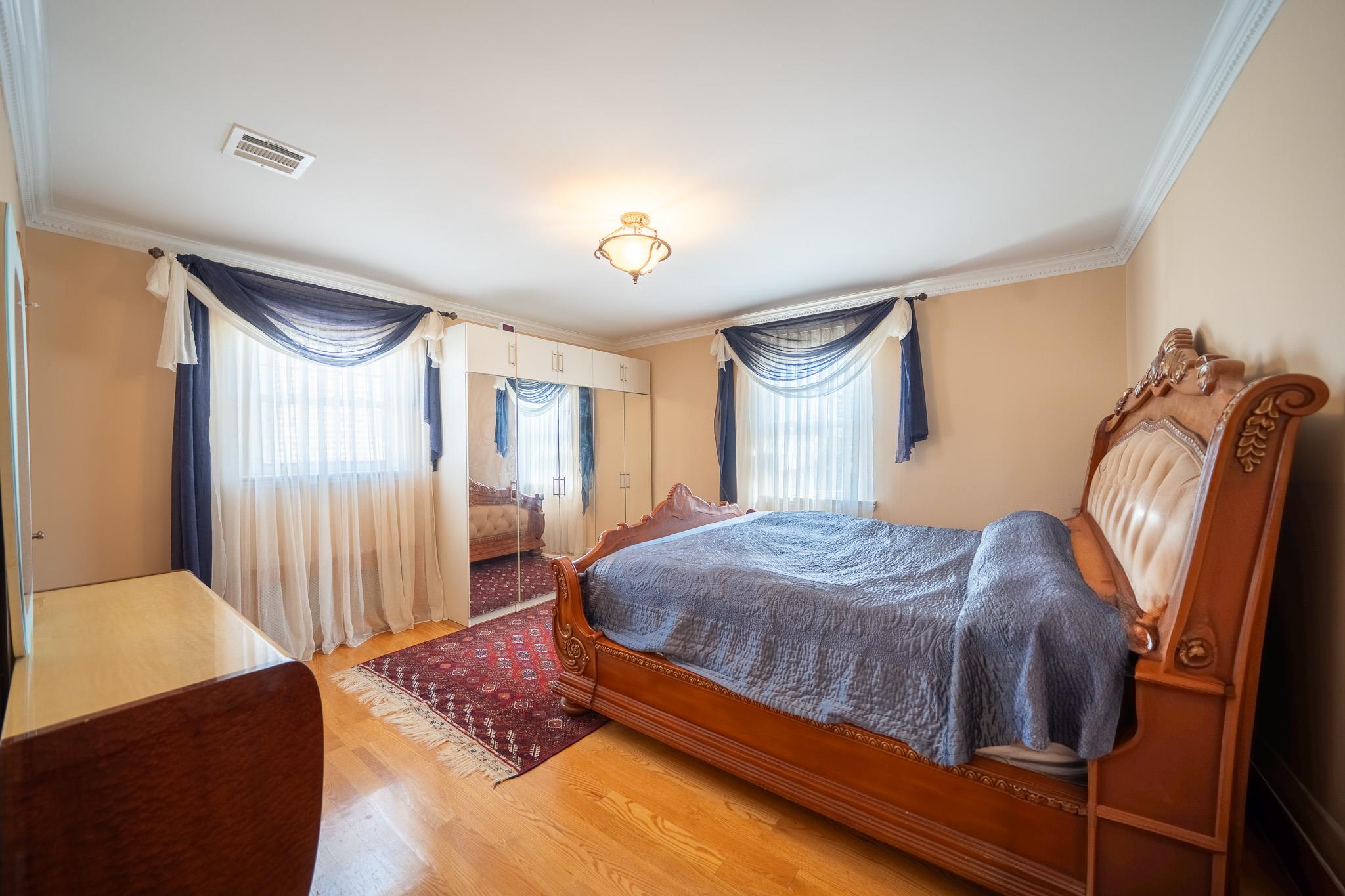 #20 photo, 75-22 186th Street, Fresh Meadows , NY 11366