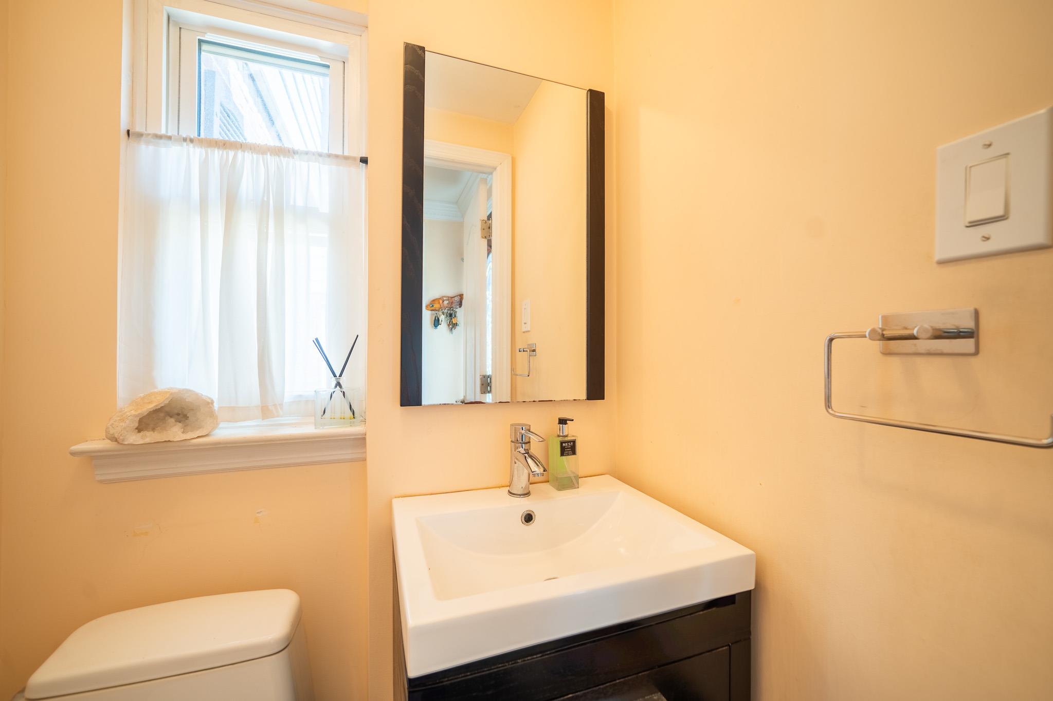 #9 photo, 75-22 186th Street, Fresh Meadows , NY 11366