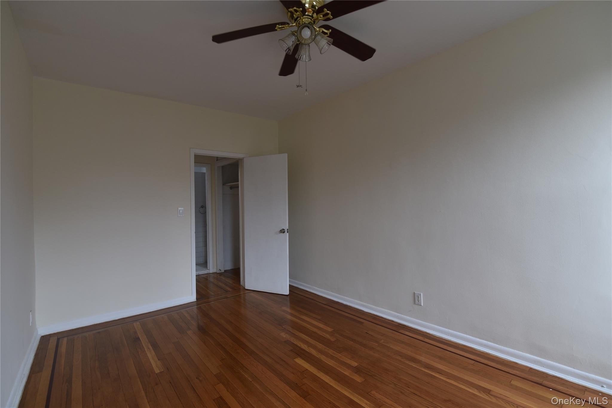 #16 photo, 83-52 Talbot Street, クイーンズ区 Kew Gardens , NY 11415