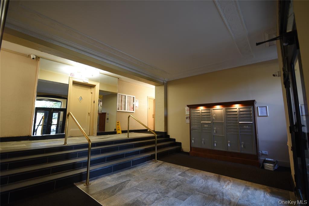 #3 photo, 83-52 Talbot Street, クイーンズ区 Kew Gardens , NY 11415