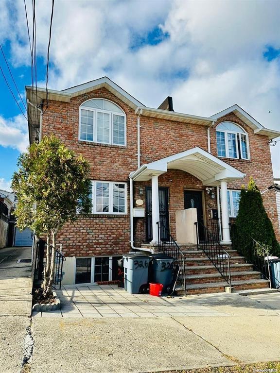 #1 photo, 326 126th Street, 皇后区 大学点 College Point , NY 11356