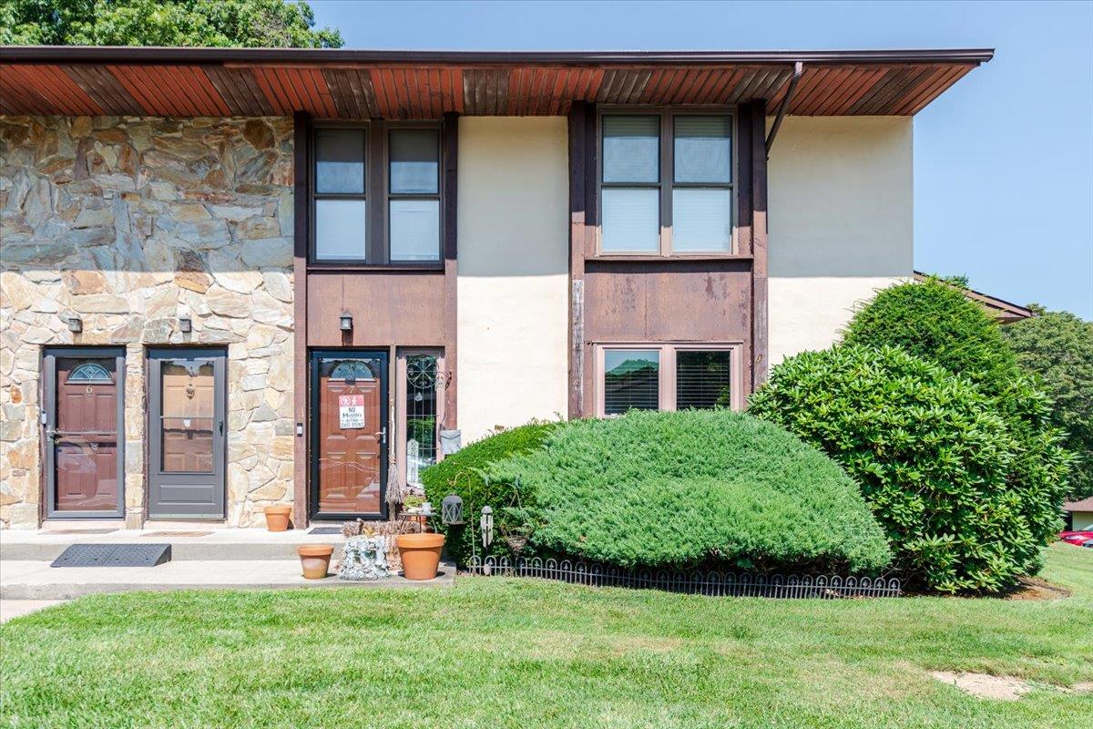 #1 photo, 7 Hemlock Court, सफ़ोक काउंटी Selden , NY 11784