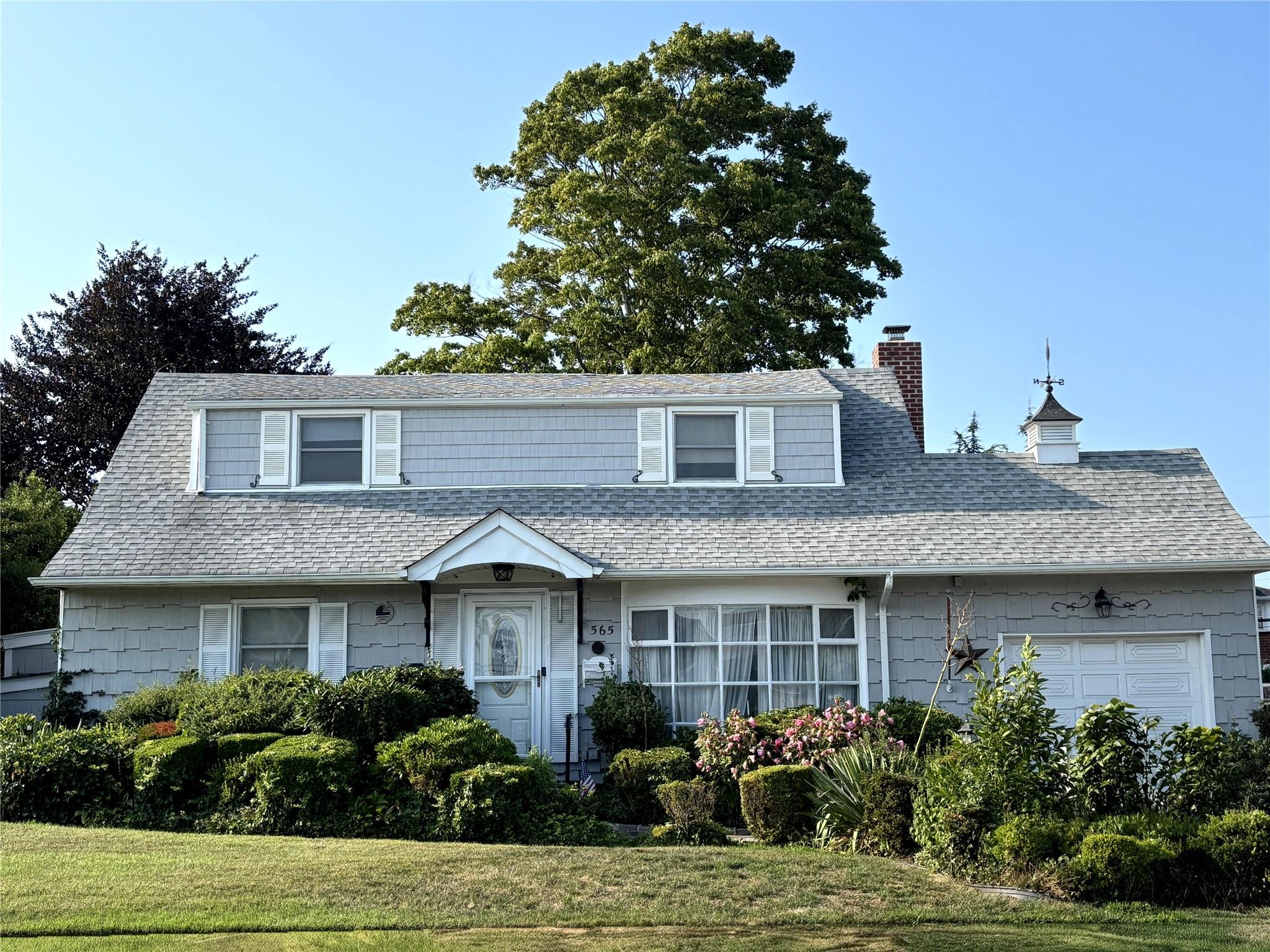 #1 photo, 565 N Suffolk Avenue, Massapequa , NY 11758