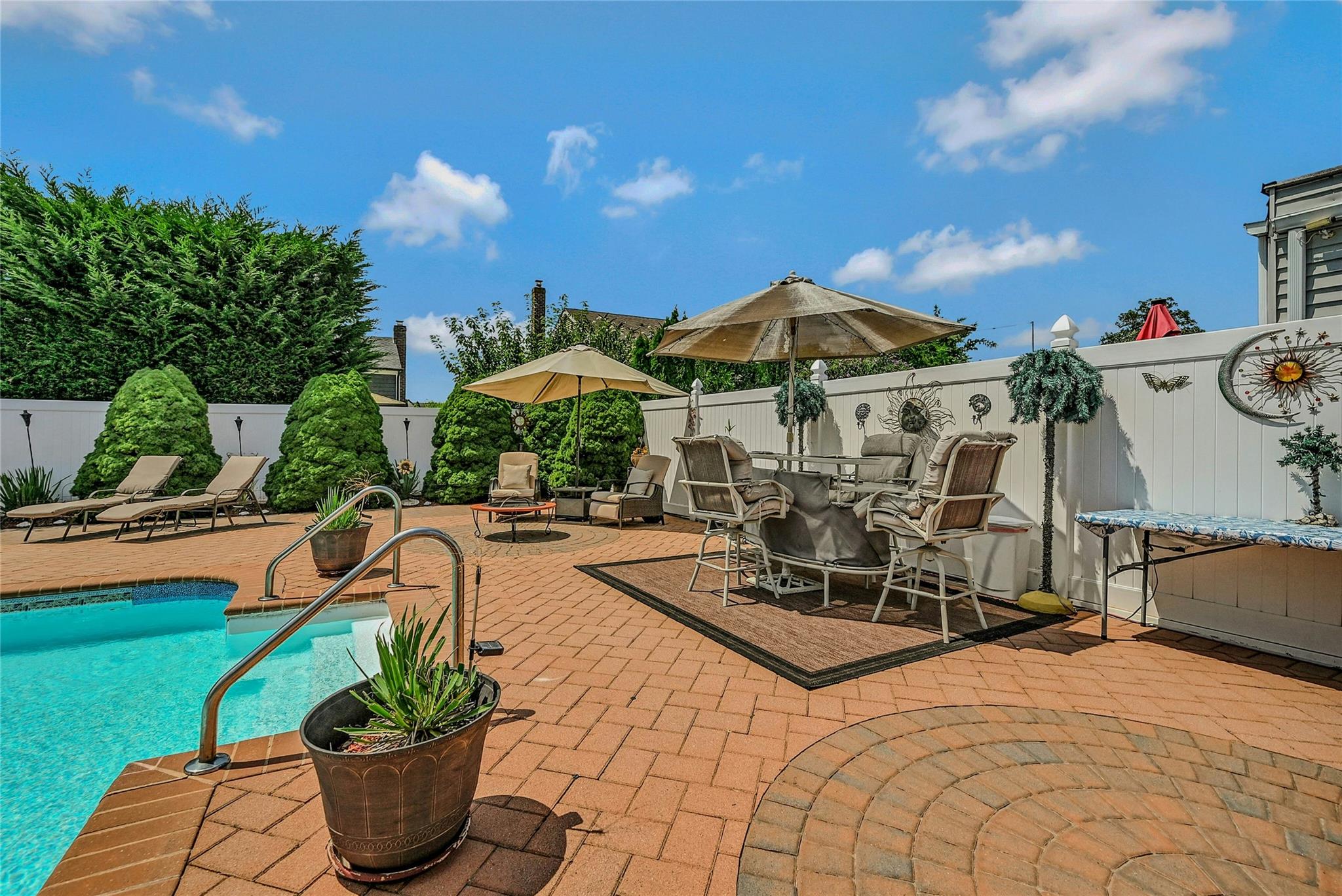 #19 photo, 532 Alwick Avenue, West Islip , NY 11795