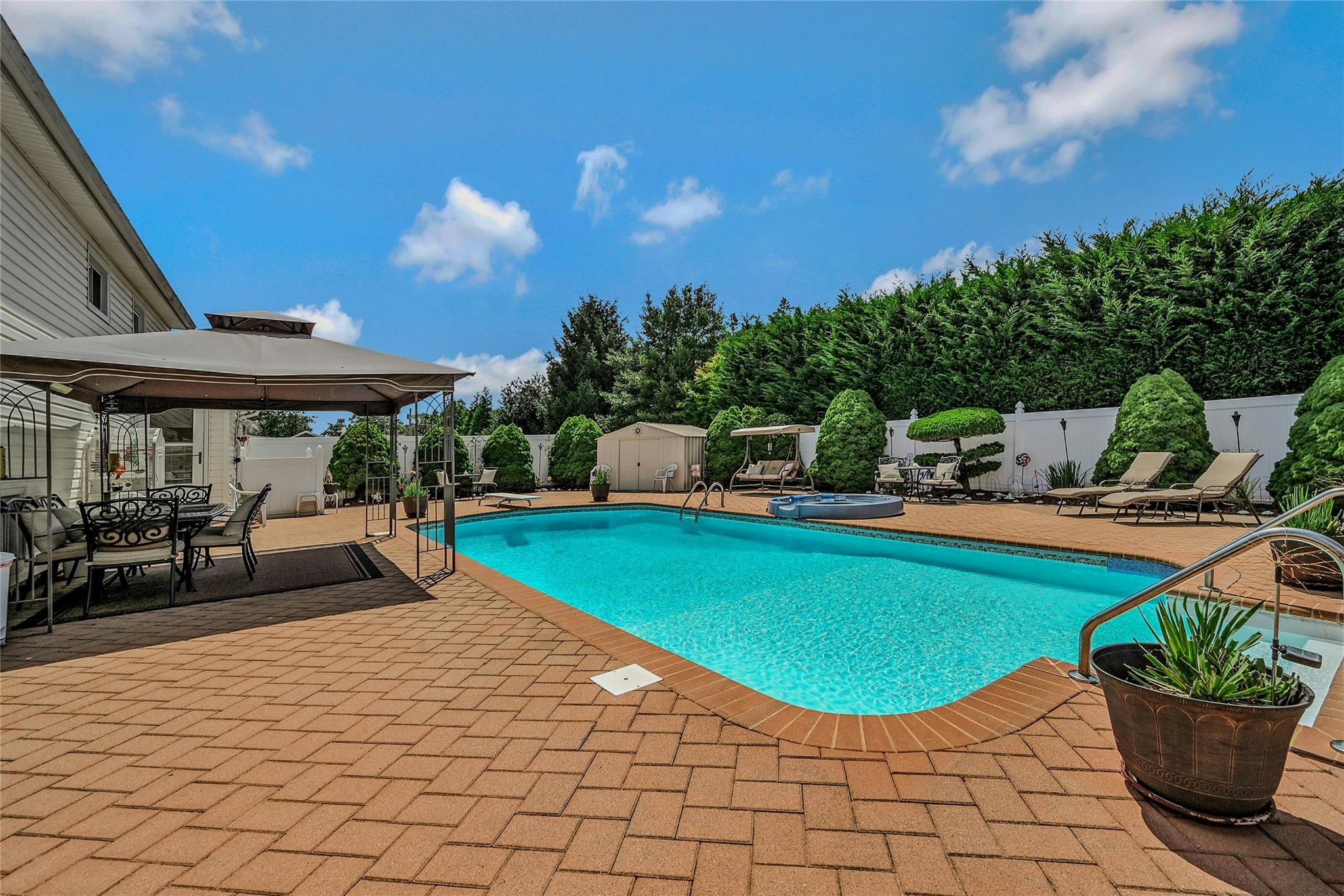 #20 photo, 532 Alwick Avenue, West Islip , NY 11795