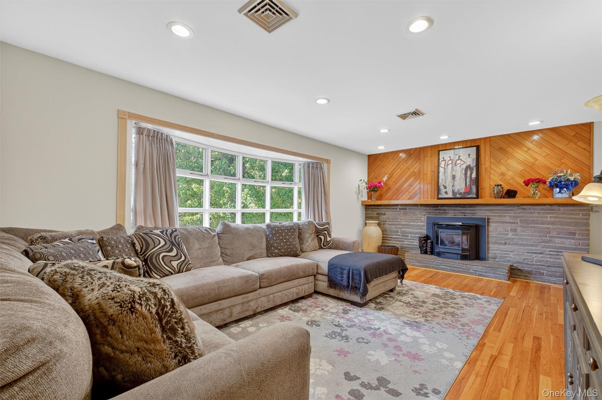 #9 photo, 5 Verplanck Avenue, Hopewell Junction , NY 12533