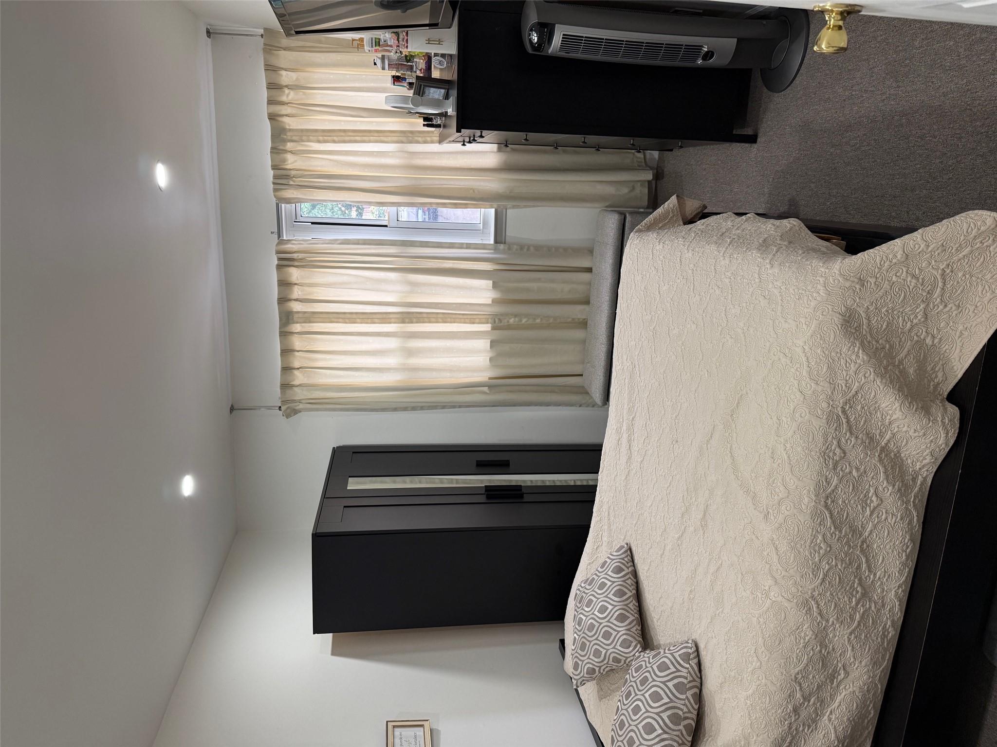 #11 photo, 11949 6th Avenue, クイーンズ区 College Point , NY 11356