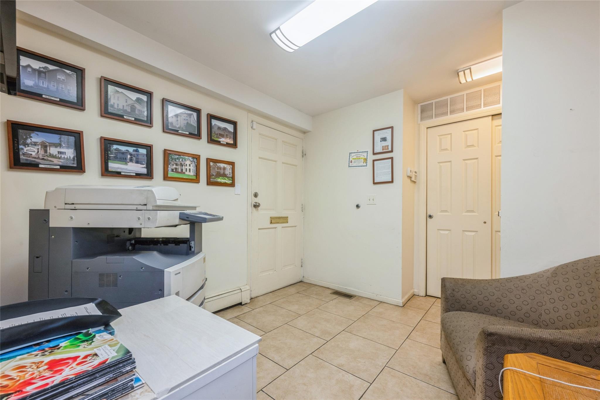 #3 photo, 128 Merrick Avenue, ナッソー郡 Merrick , NY 11566