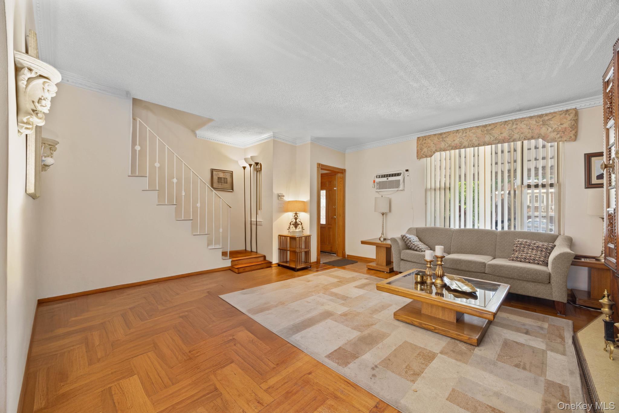 #5 photo, 51-29 69th Place, クイーンズ区 Woodside , NY 11377