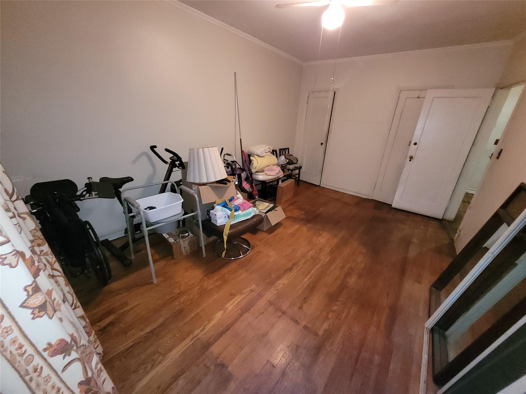 #4 photo, 3268 42nd Street, Astoria , NY 11103