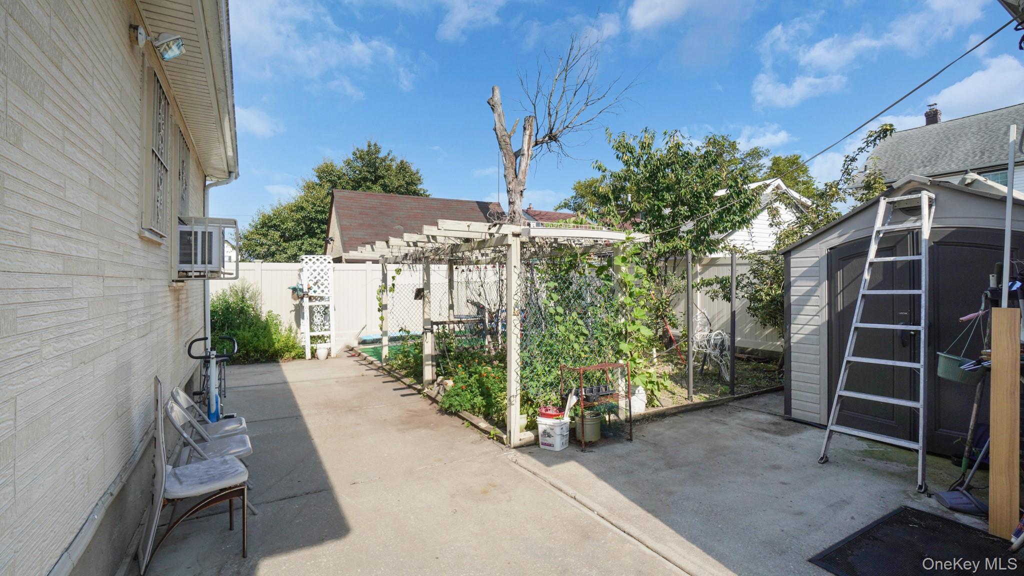 #3 photo, 222-26 93rd Avenue, クイーンズ区 Queens Village , NY 11428