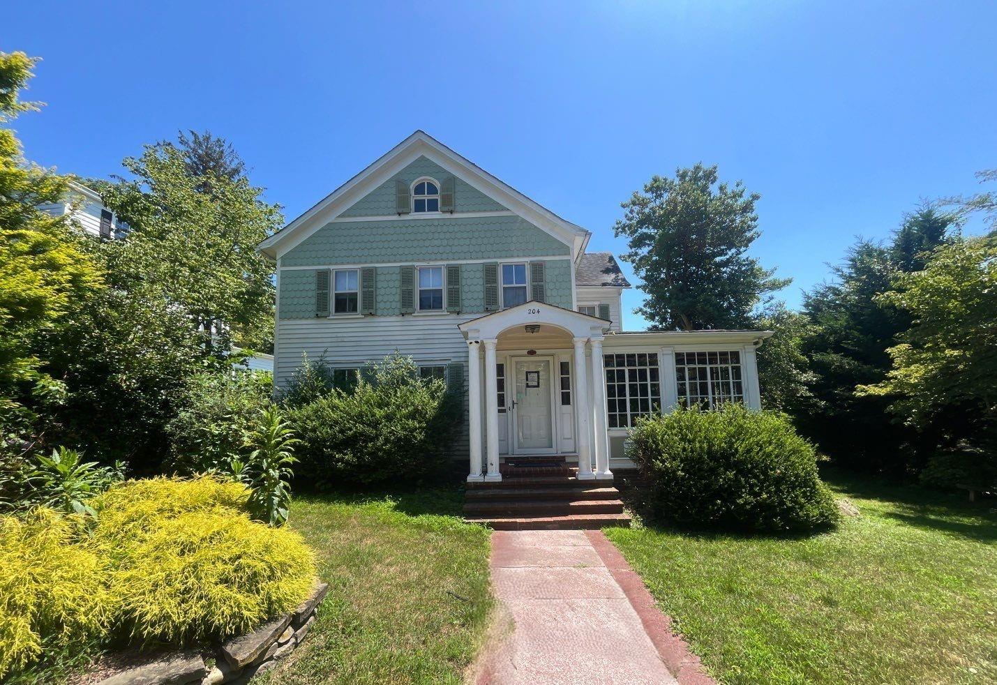 #1 photo, 204 Chestnut Street, Port Jefferson , NY 11777