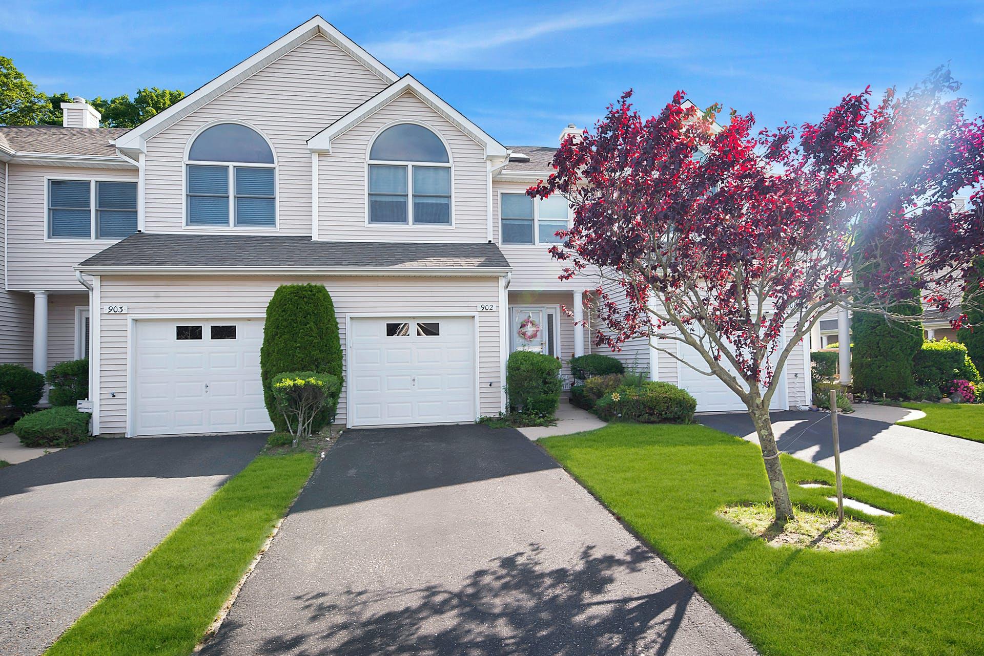 #1 photo, 902 Willow Pond Drive, सफ़ोक काउंटी Riverhead , NY 11901