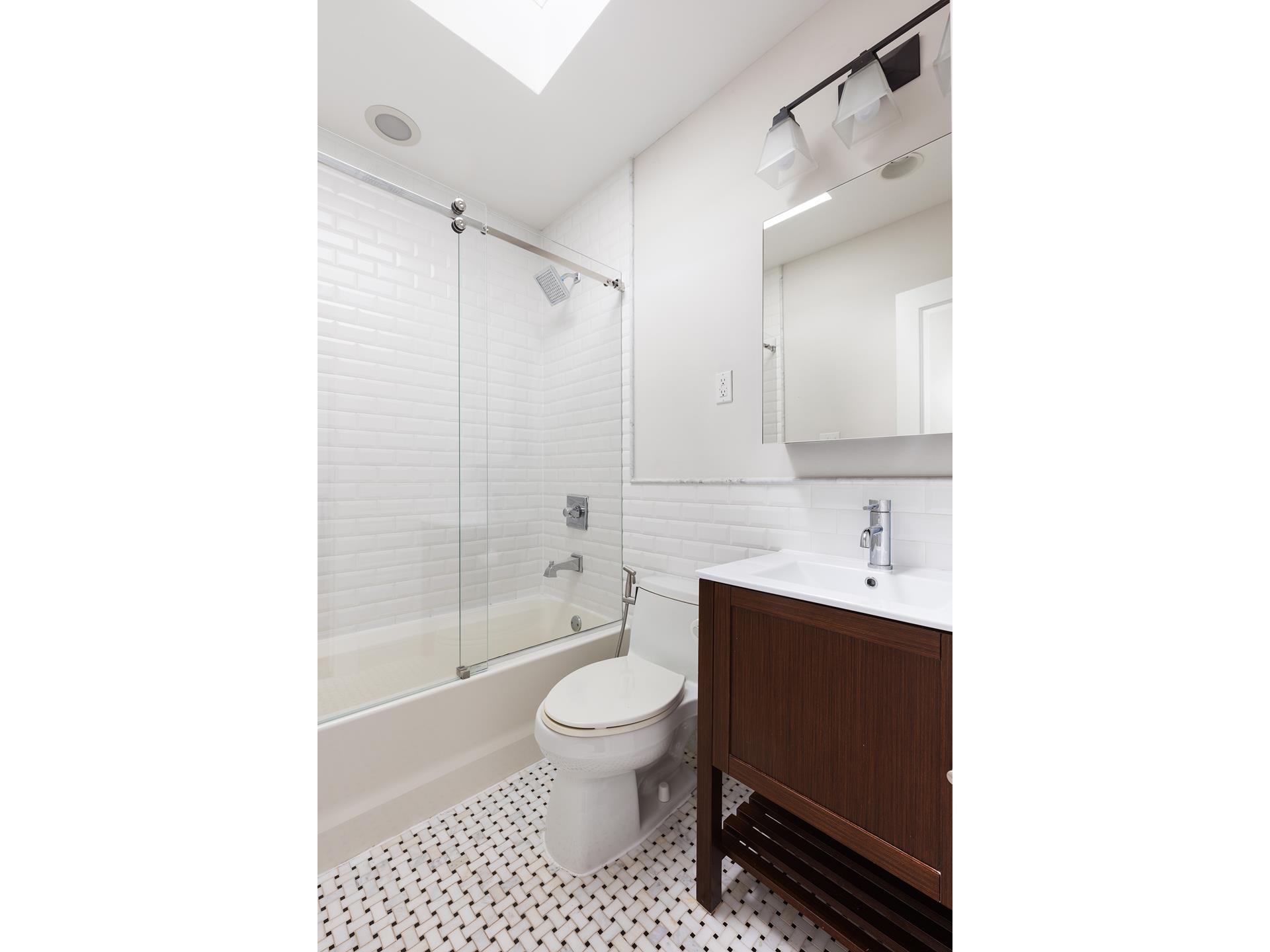 #14 photo, 358 GATES Avenue, ブルックリン区 Bedford-Stuyvesant , NY 11216