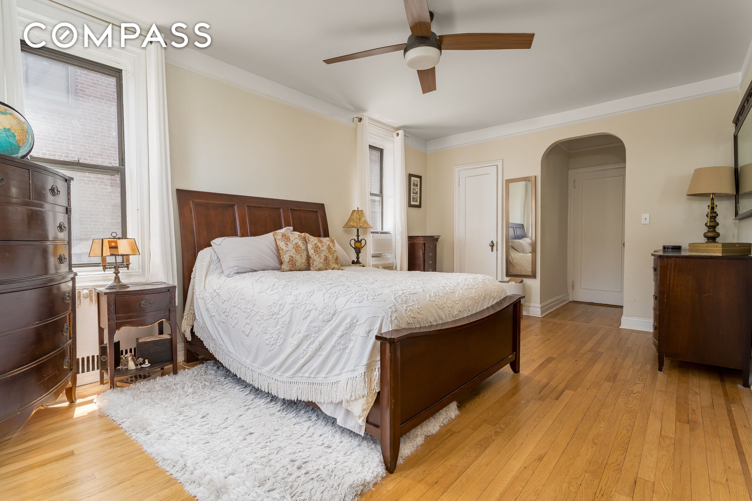 #12 photo, 35-06 88th Street, クイーンズ区 Jackson Heights , NY 11372