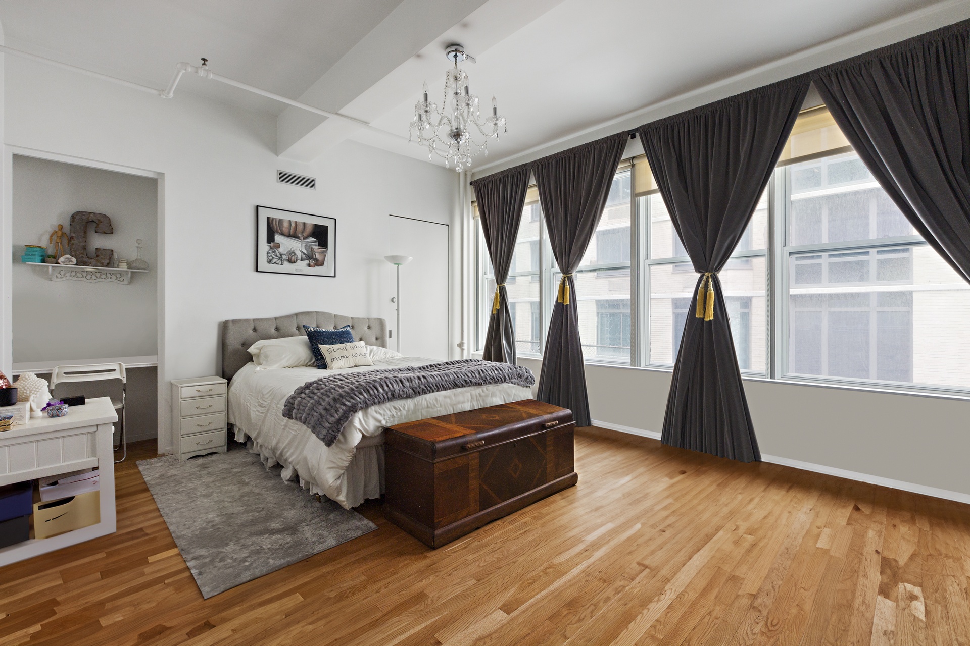 #12 photo, 335 W 38th Street, マンハッタン Clinton , NY 10018