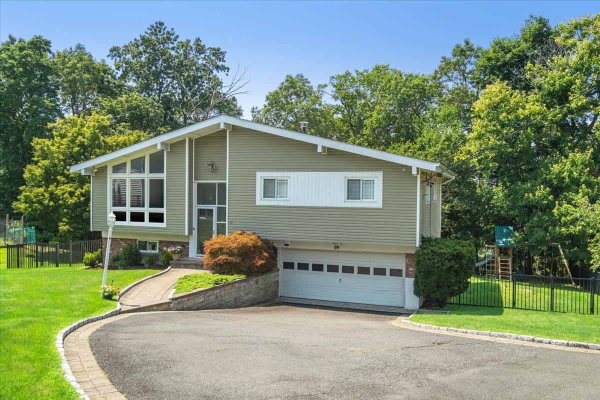 #1 photo, 8 Tappan Terrace, Ardsley , NY 10502