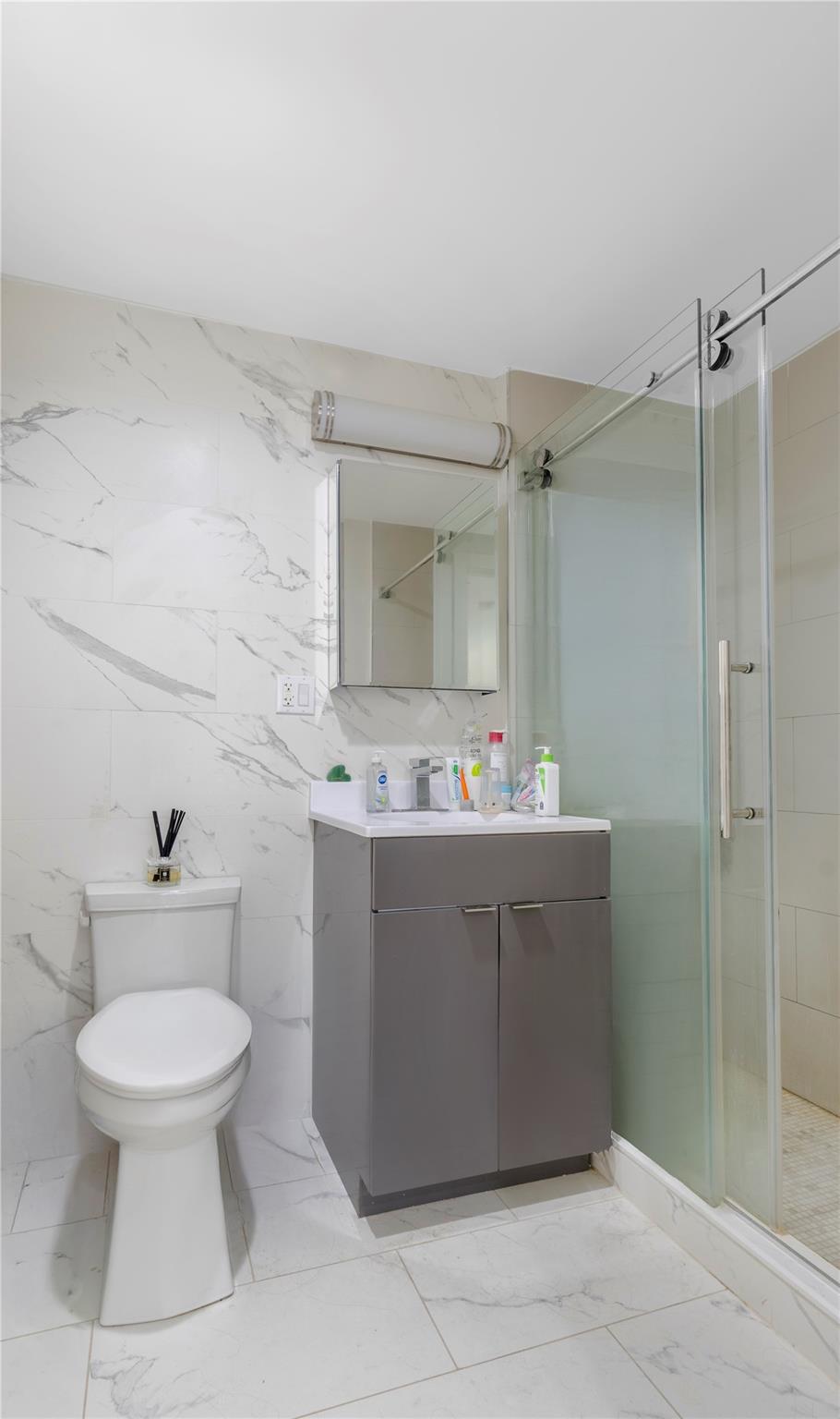 #12 photo, 2705 41st Avenue, クイーンズ区 Long Island City , NY 11101