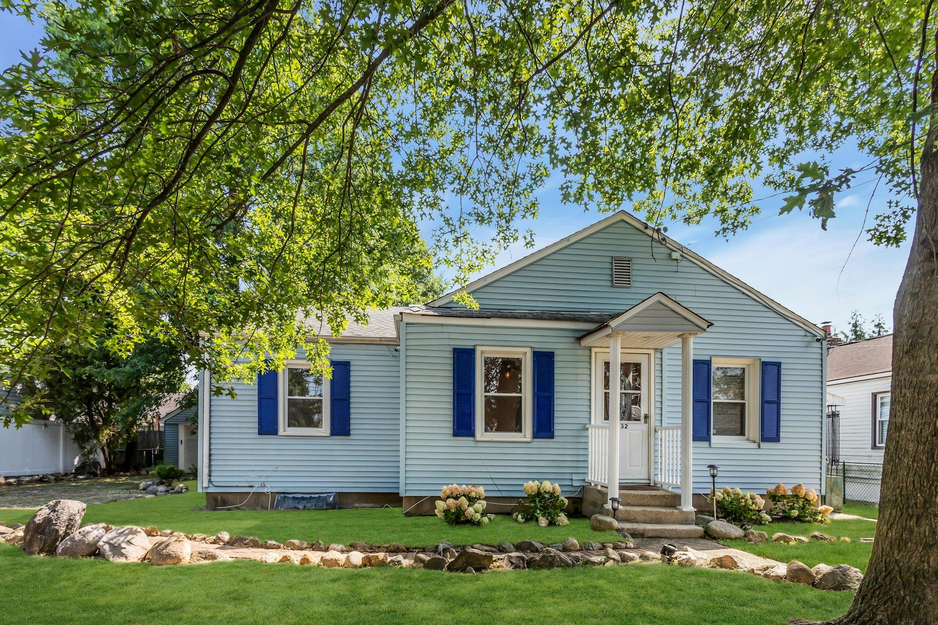 #1 photo, 132 Gordon Avenue, Westbury , NY 11590