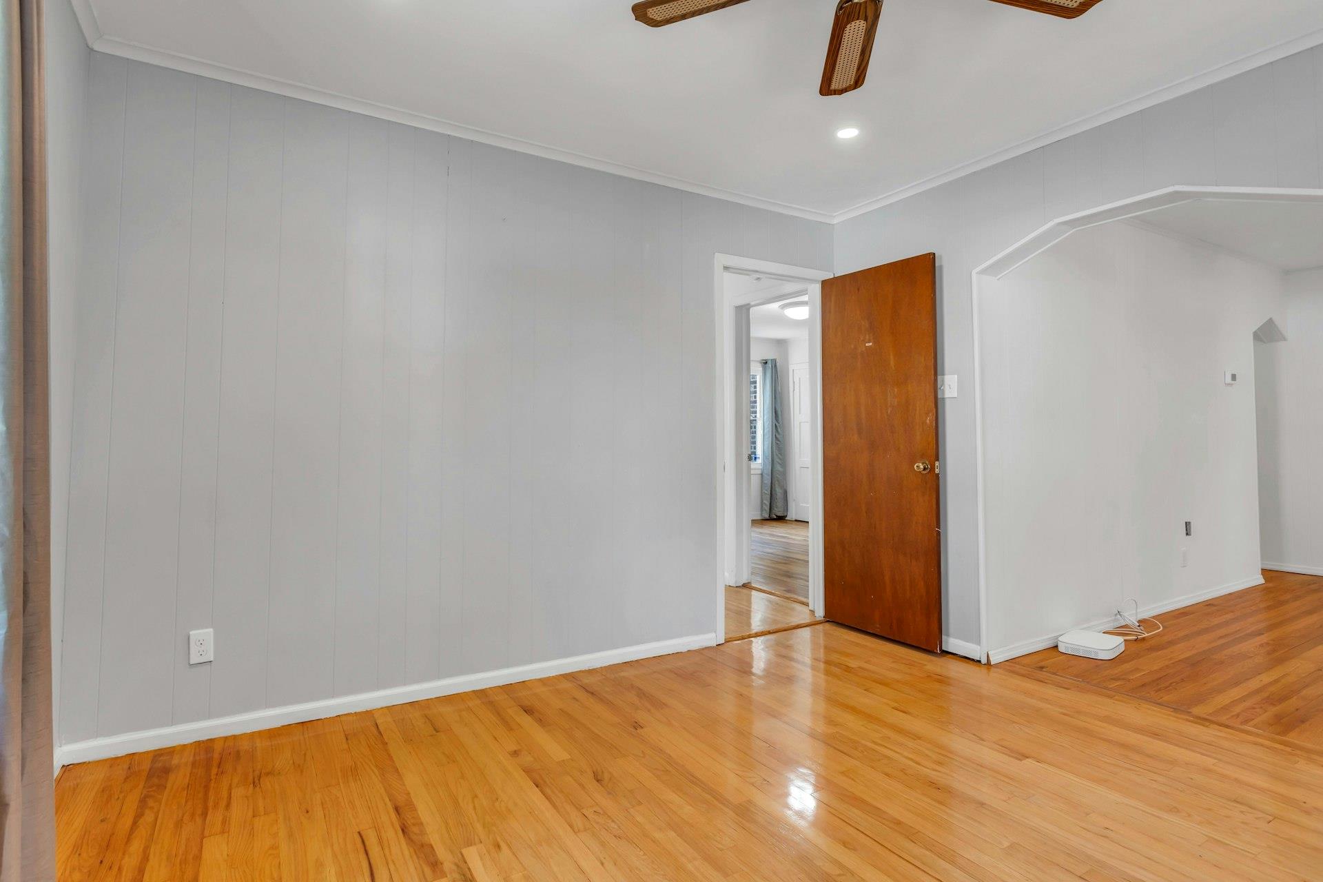 #17 photo, 132 Gordon Avenue, Westbury , NY 11590