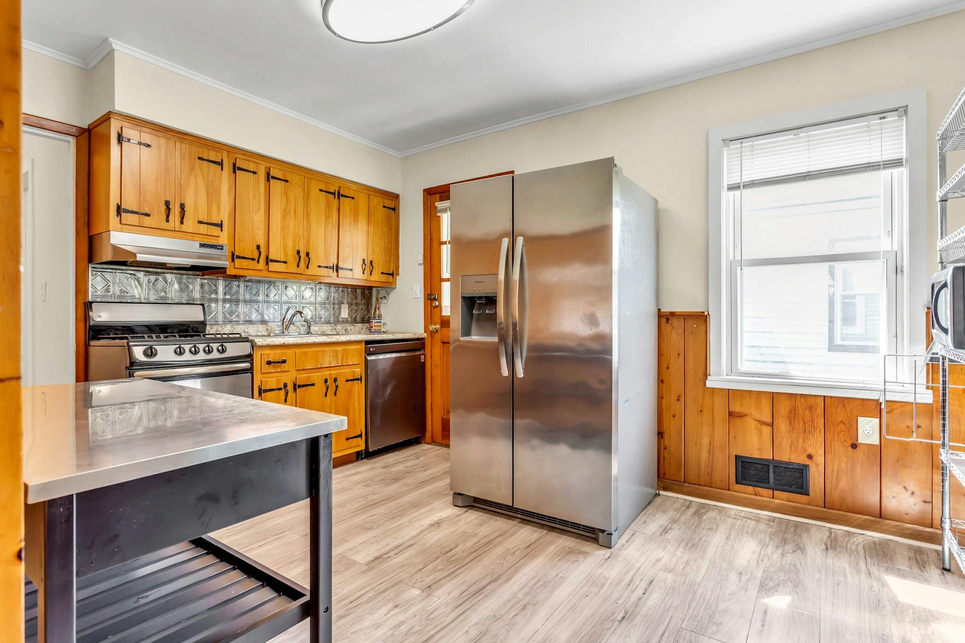 #9 photo, 132 Gordon Avenue, Westbury , NY 11590