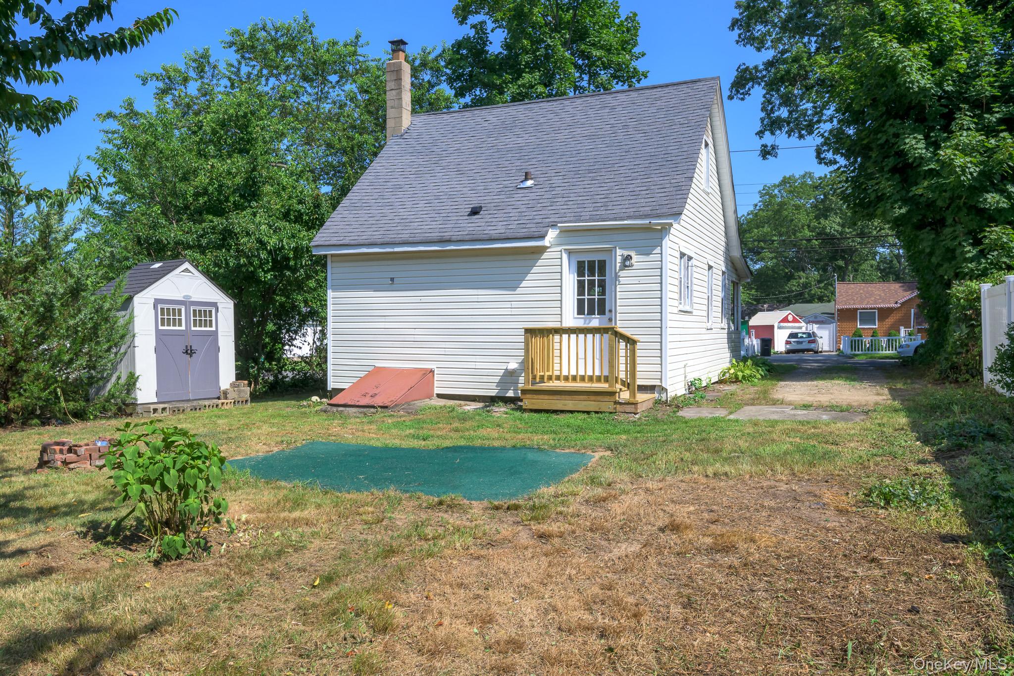 #10 photo, 130 N Huron Street, Ronkonkoma , NY 11779