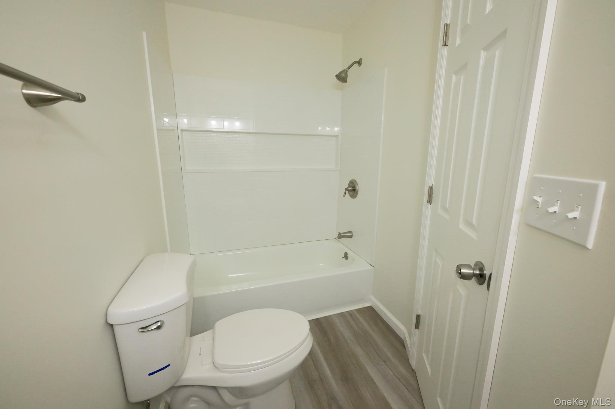 #7 photo, 130 N Huron Street, Ronkonkoma , NY 11779