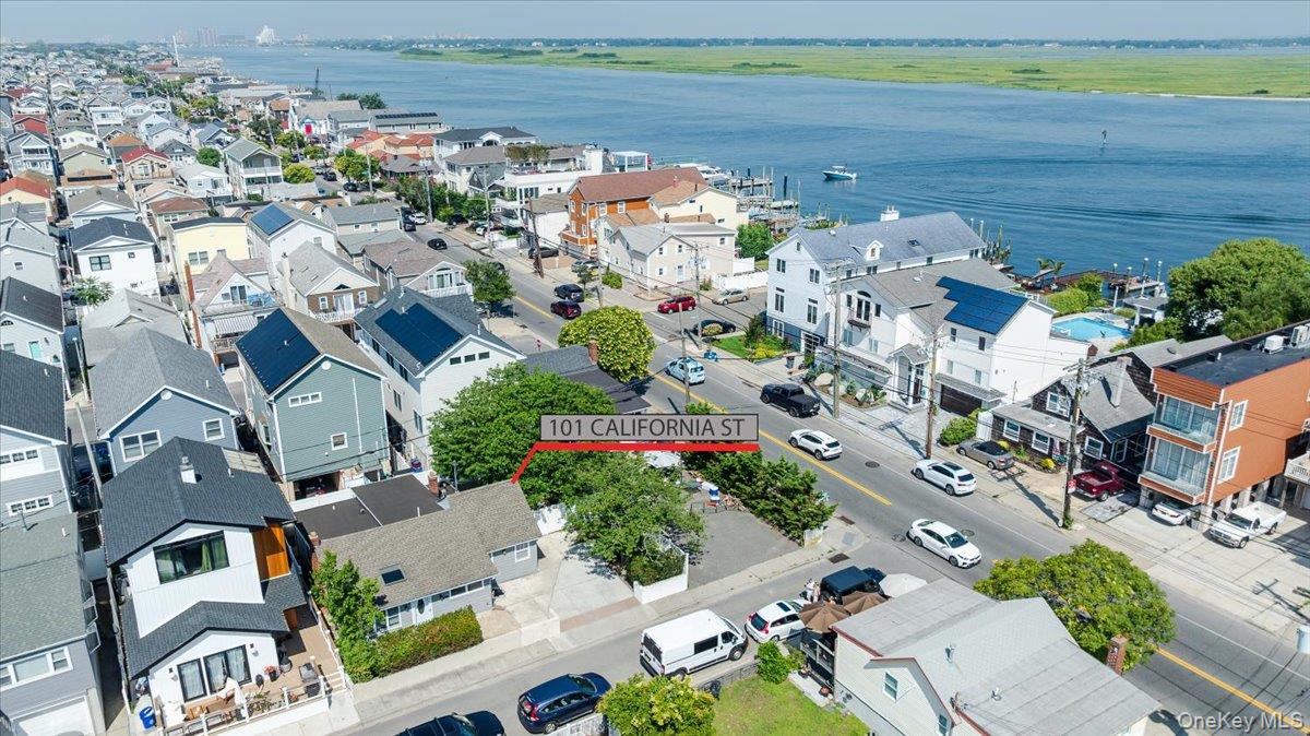 #1 photo, 101 California Street, ナッソー郡 Long Beach , NY 11561