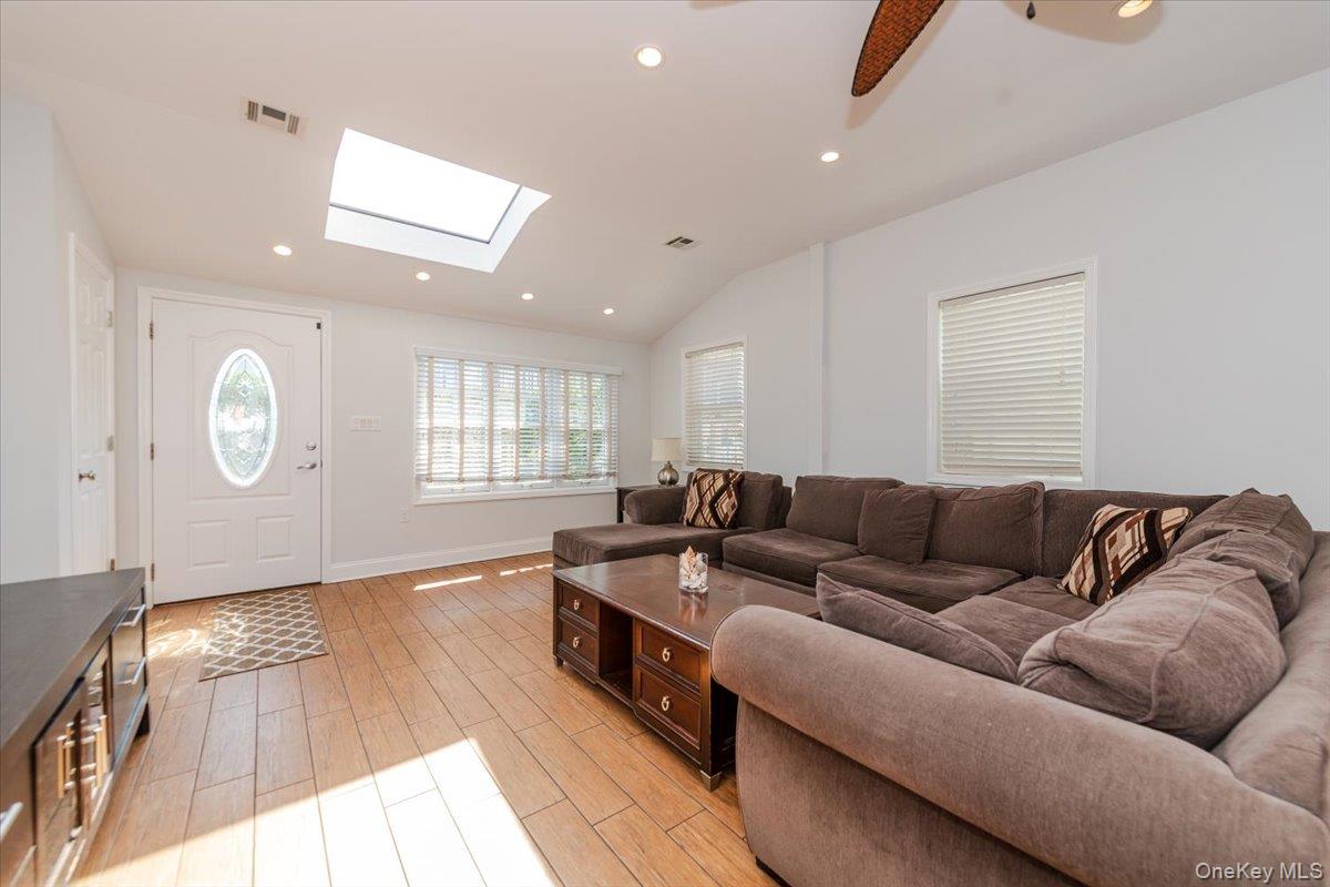 #7 photo, 101 California Street, ナッソー郡 Long Beach , NY 11561