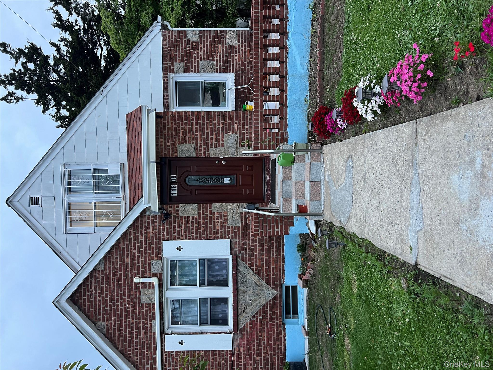 #1 photo, 11608 196th Street, 皇后区 Saint Albans , NY 11412