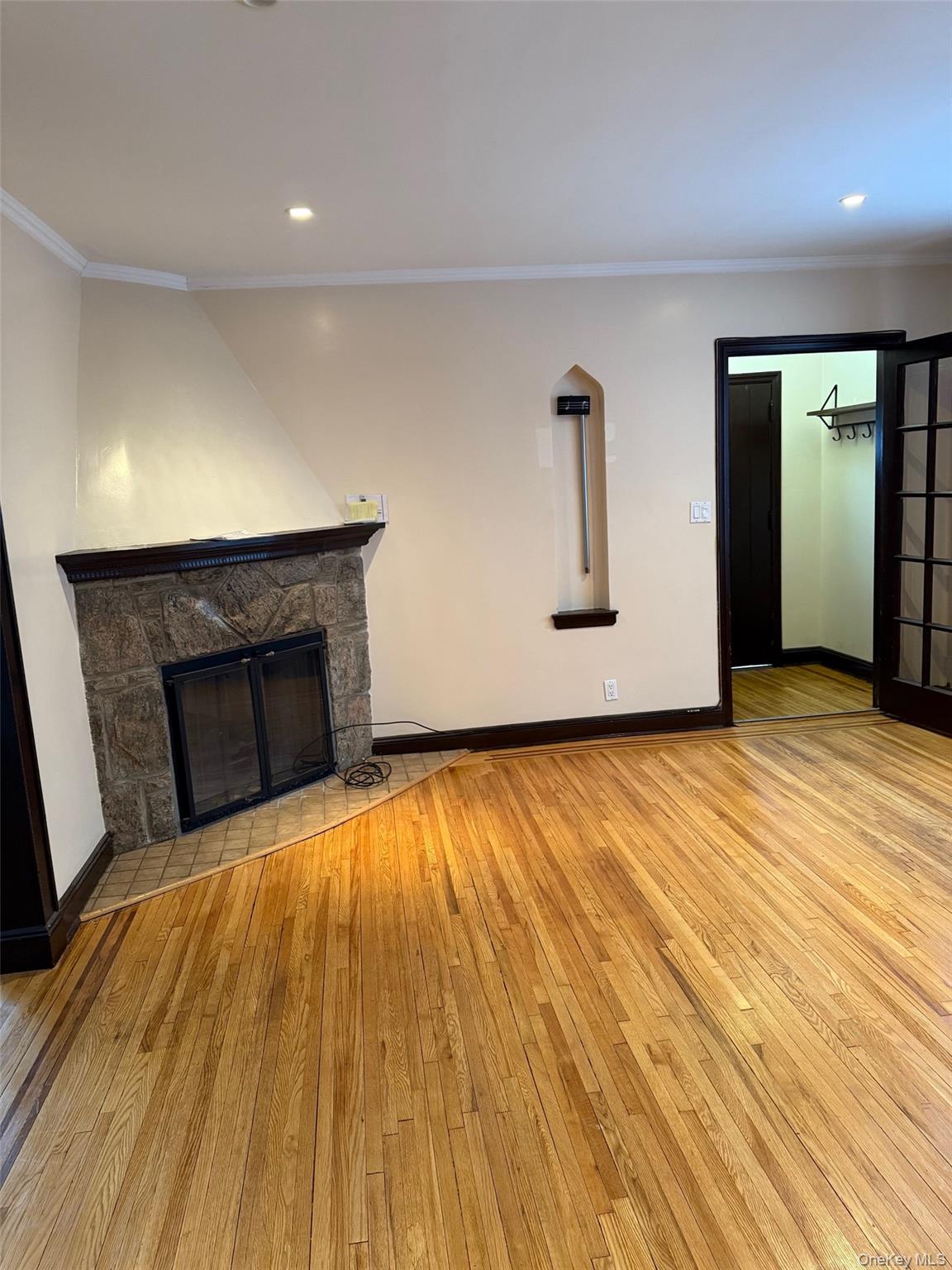 #13 photo, 281 Kilburn Road, Garden City South , NY 11530