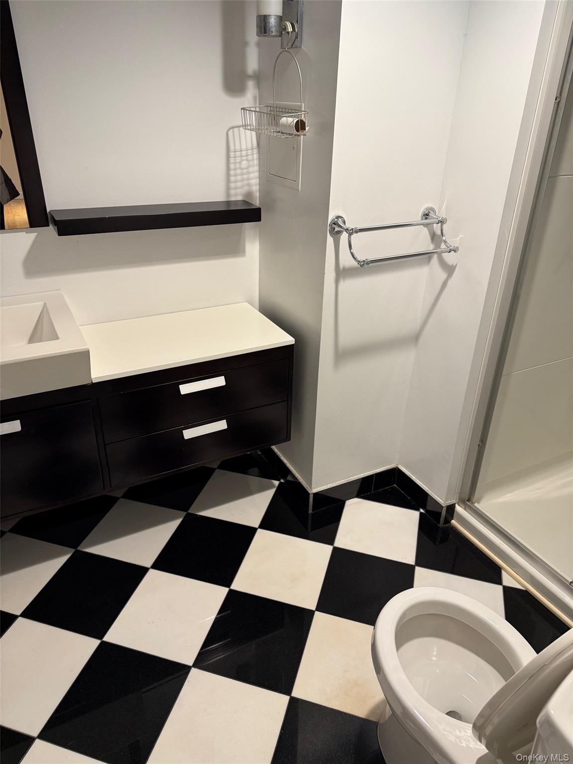 #14 photo, 281 Kilburn Road, Garden City South , NY 11530