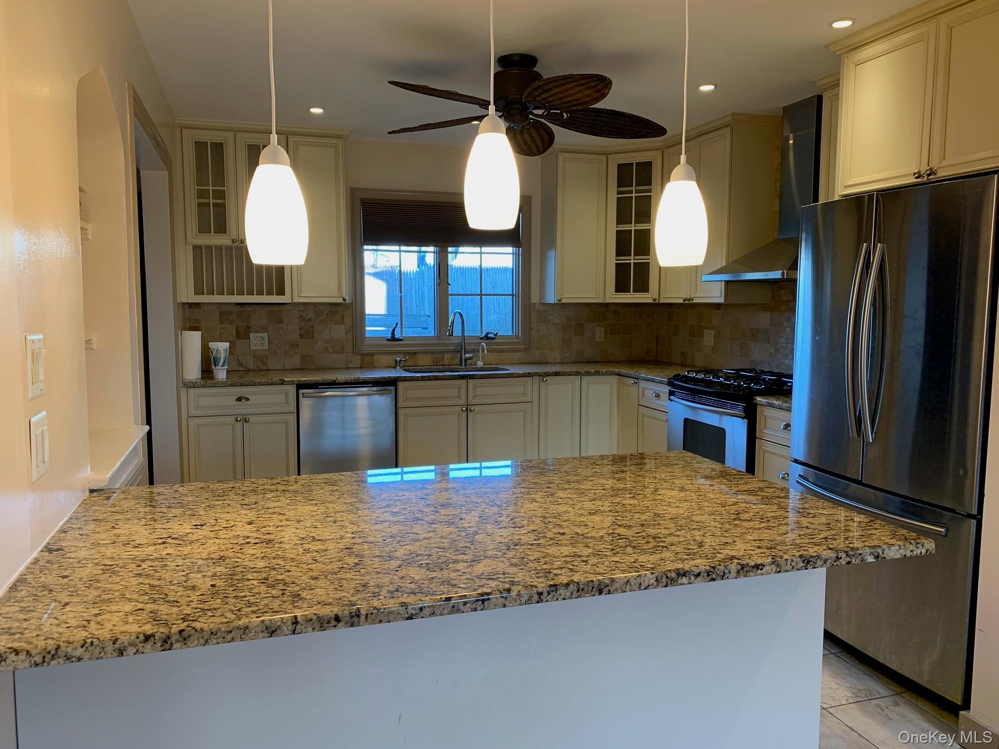 #3 photo, 281 Kilburn Road, Garden City South , NY 11530