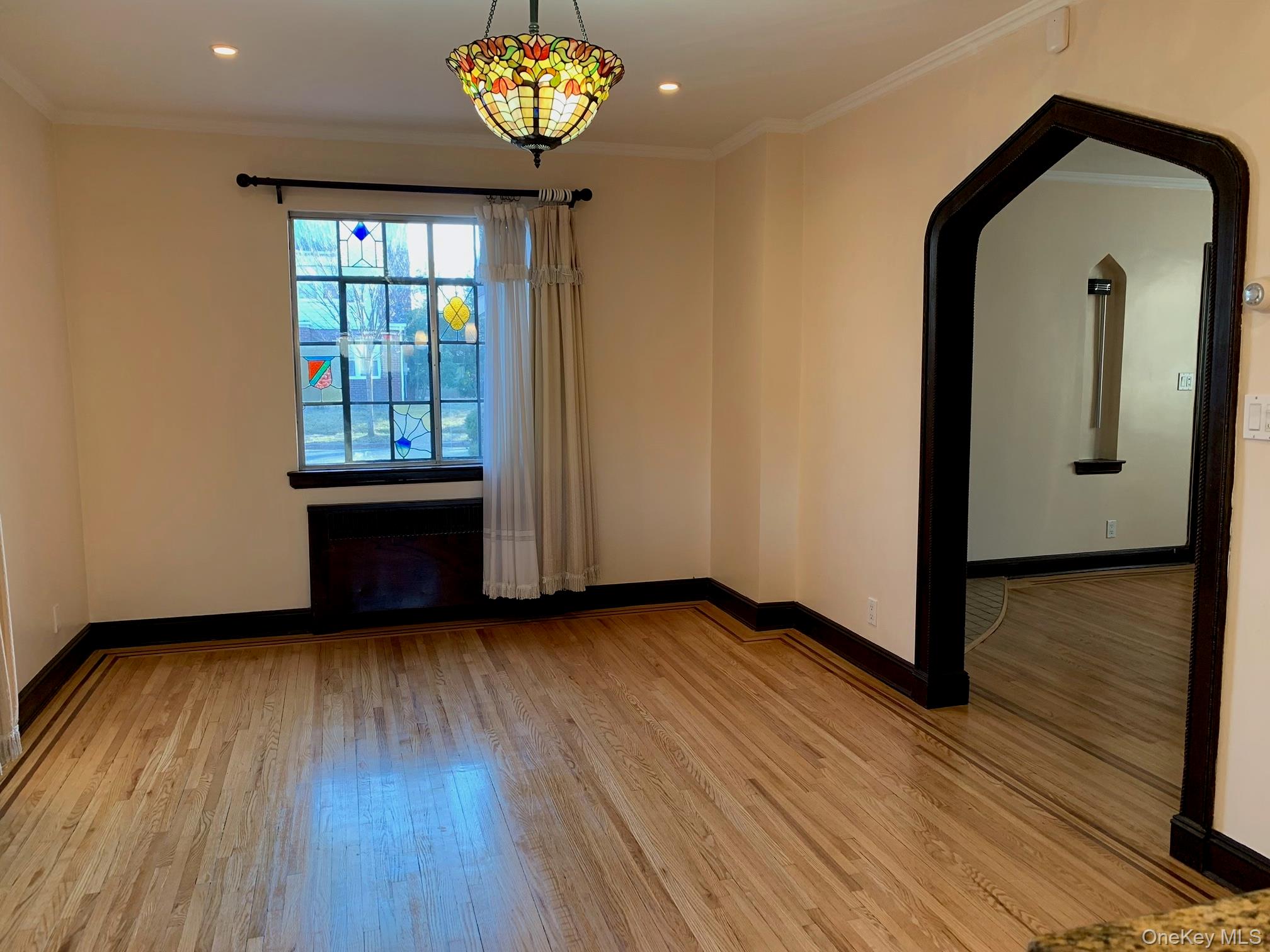 #7 photo, 281 Kilburn Road, Garden City South , NY 11530