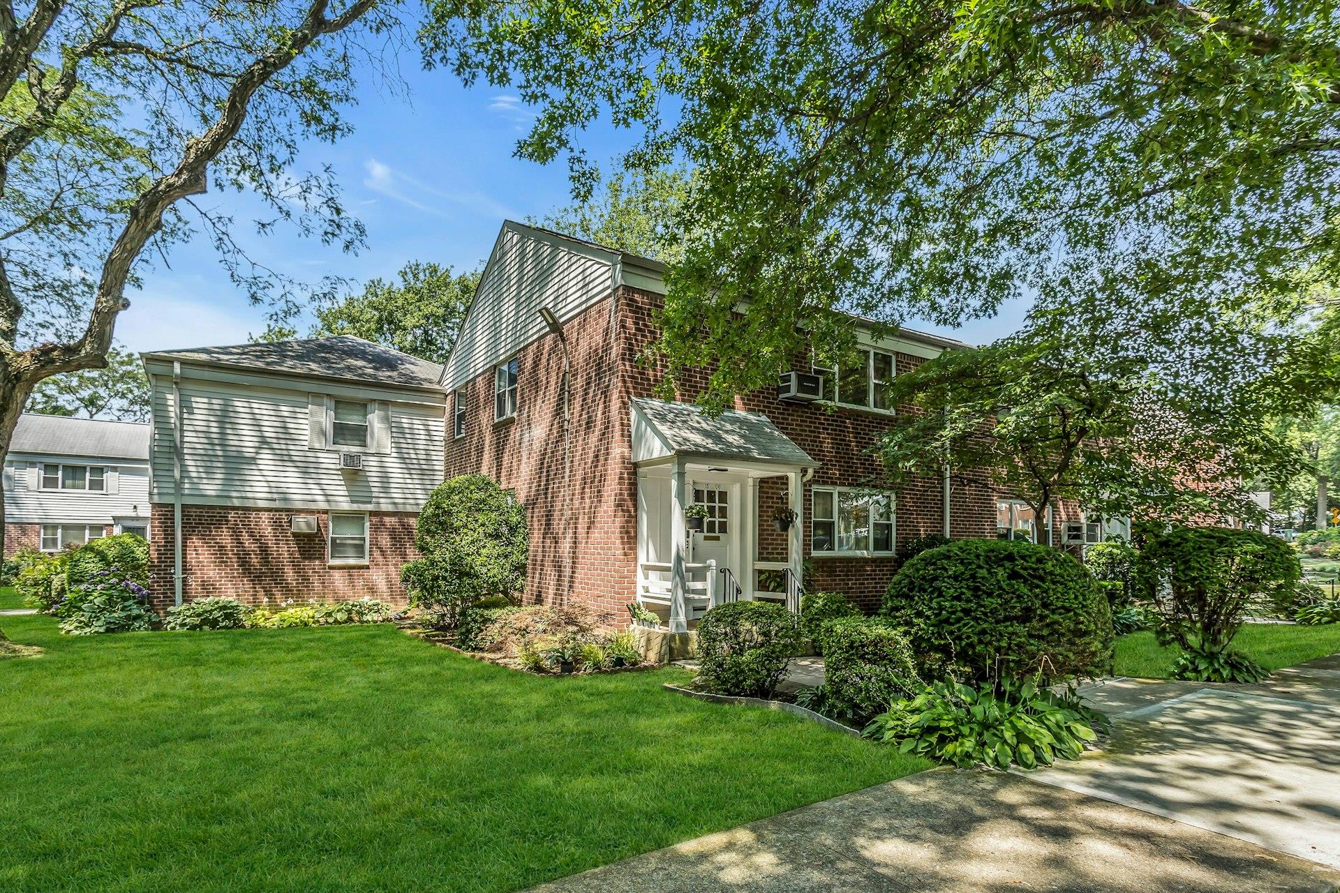 #1 photo, 15-06 212TH Street, クイーンズ区 Bay Terrace , NY 11360