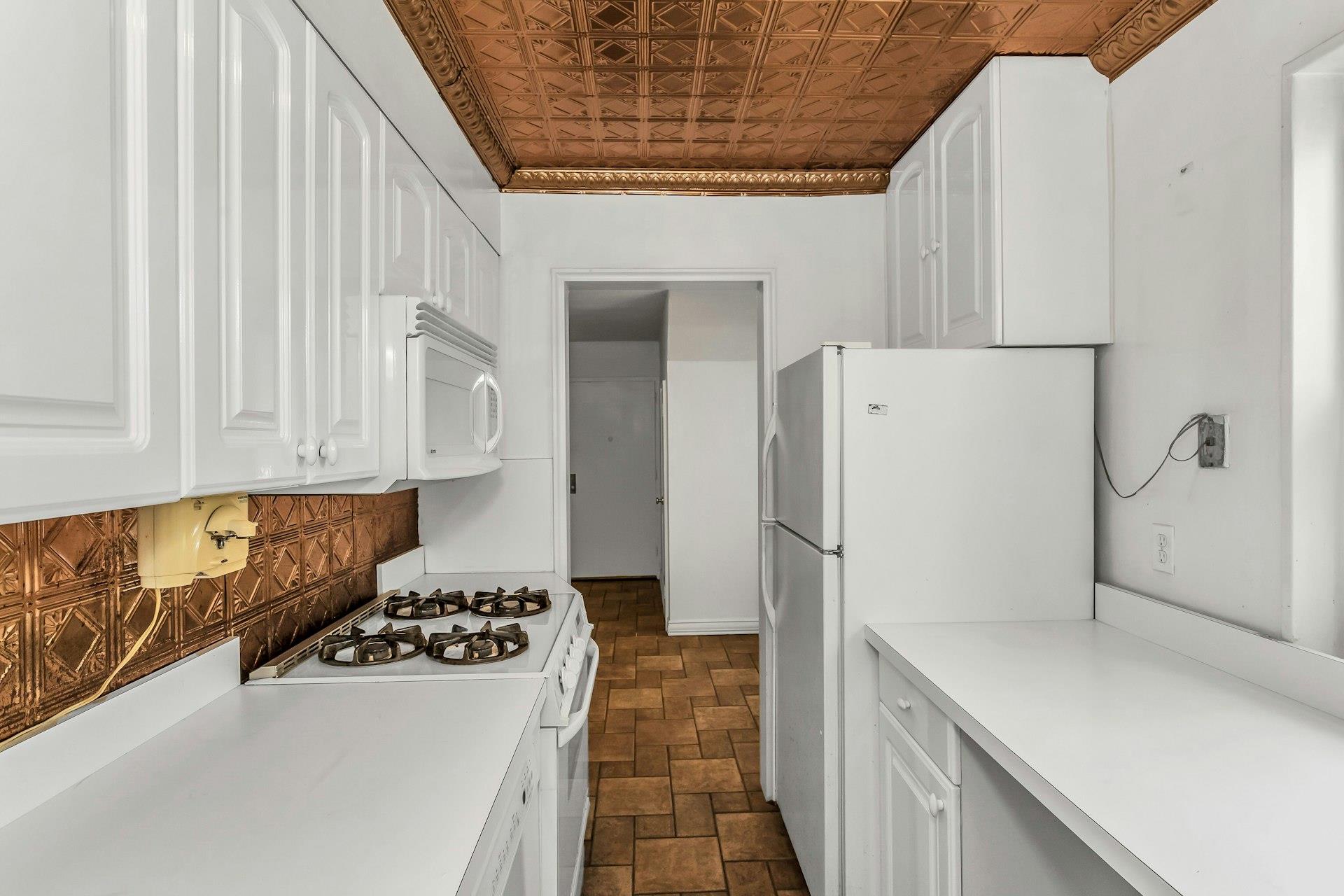 #10 photo, 15-06 212TH Street, クイーンズ区 Bay Terrace , NY 11360