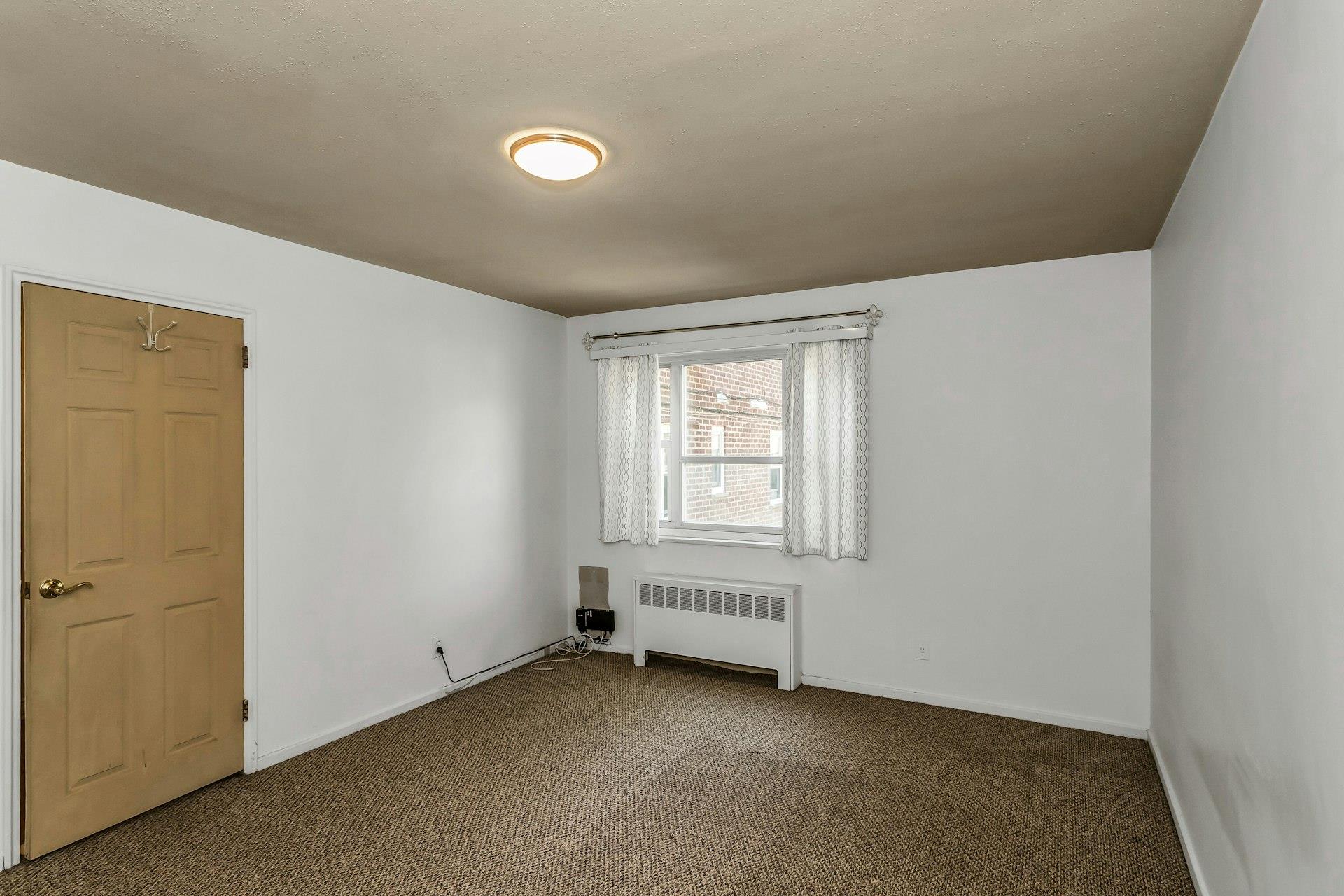 #11 photo, 15-06 212TH Street, クイーンズ区 Bay Terrace , NY 11360