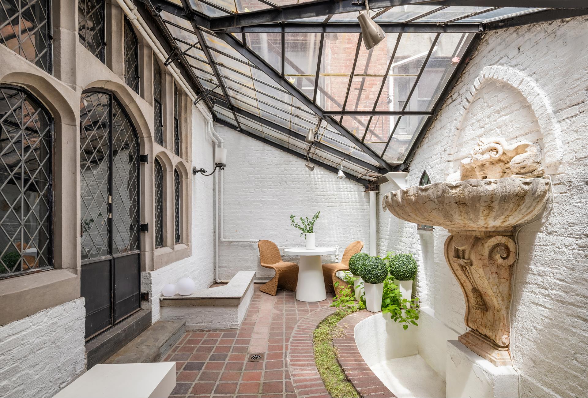 #7 photo, 135 E 19TH Street, Gramercy Park , NY 10003