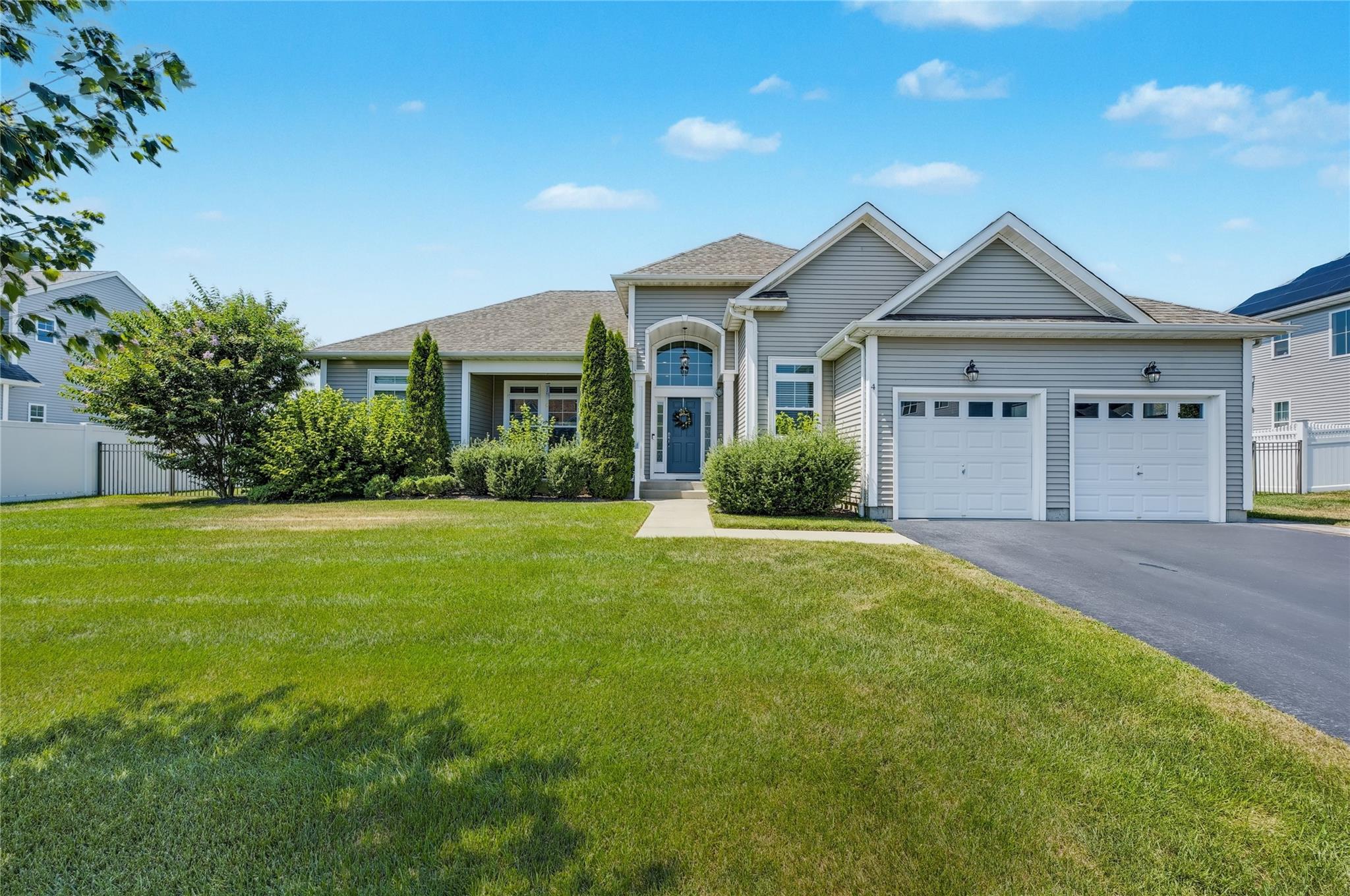 #1 photo, 4 Lilac Lane, Ridge , NY 11961