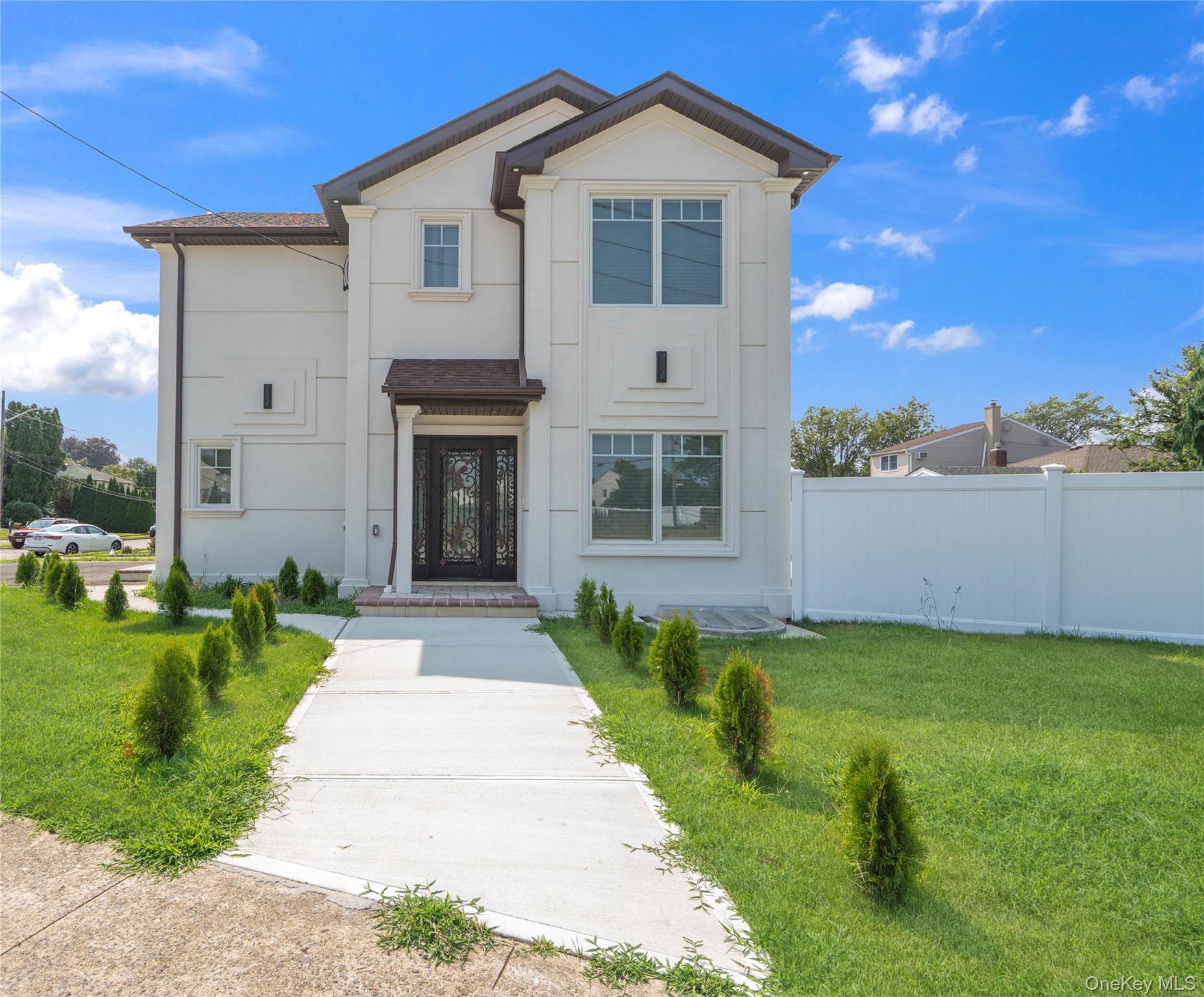 #1 photo, 10 Locust Street, हिक्सविले Hicksville , NY 11801