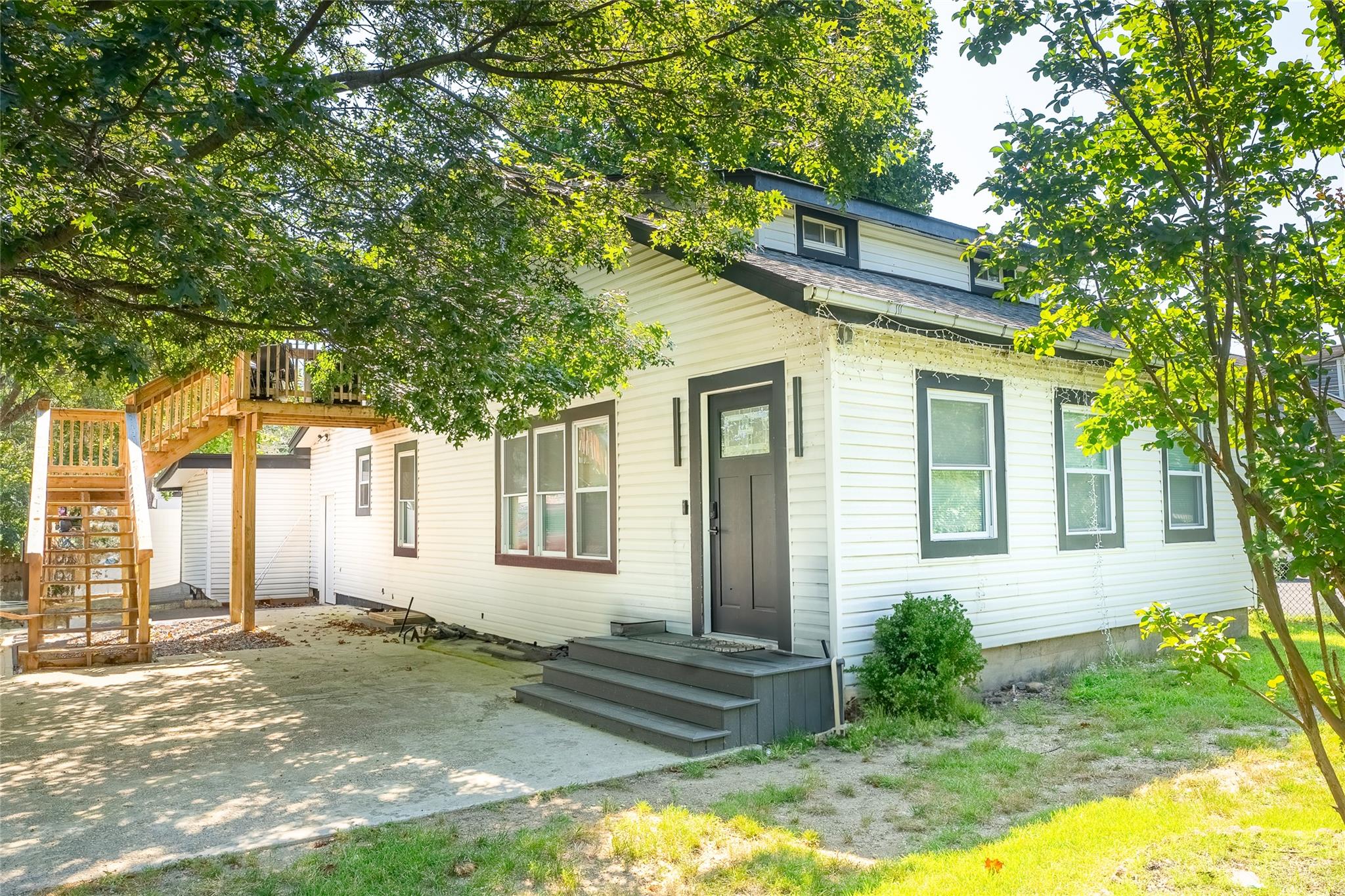 #1 photo, 1295 Islip Avenue, 东长岛 Central Islip , NY 11722