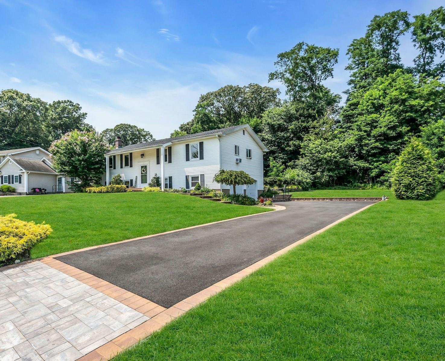 #1 photo, 41 Berkshire Drive, Hauppauge , NY 11788
