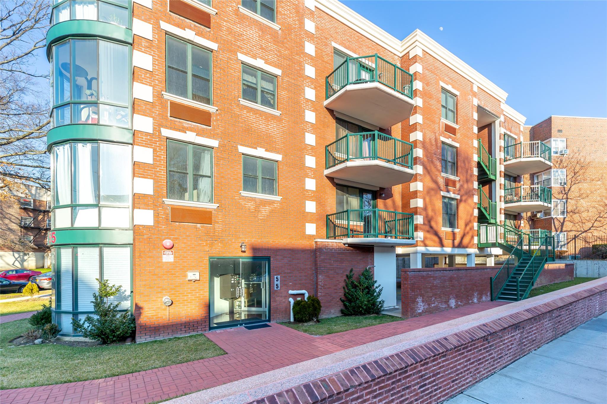 #1 photo, 55 Middle Neck Road, Great Neck , NY 11021