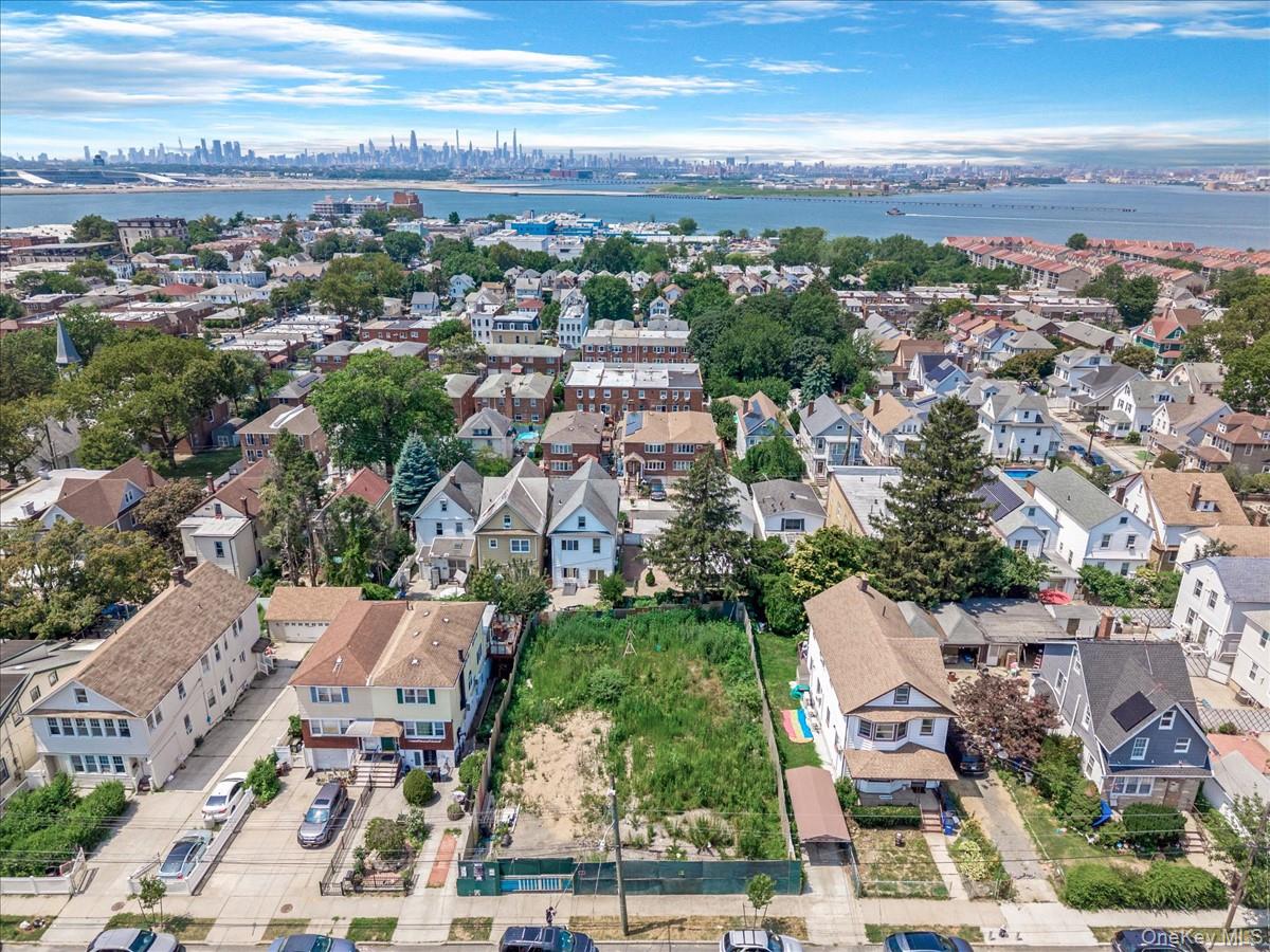 #13 photo, 12-22 120 Street, クイーンズ区 College Point , NY 11356