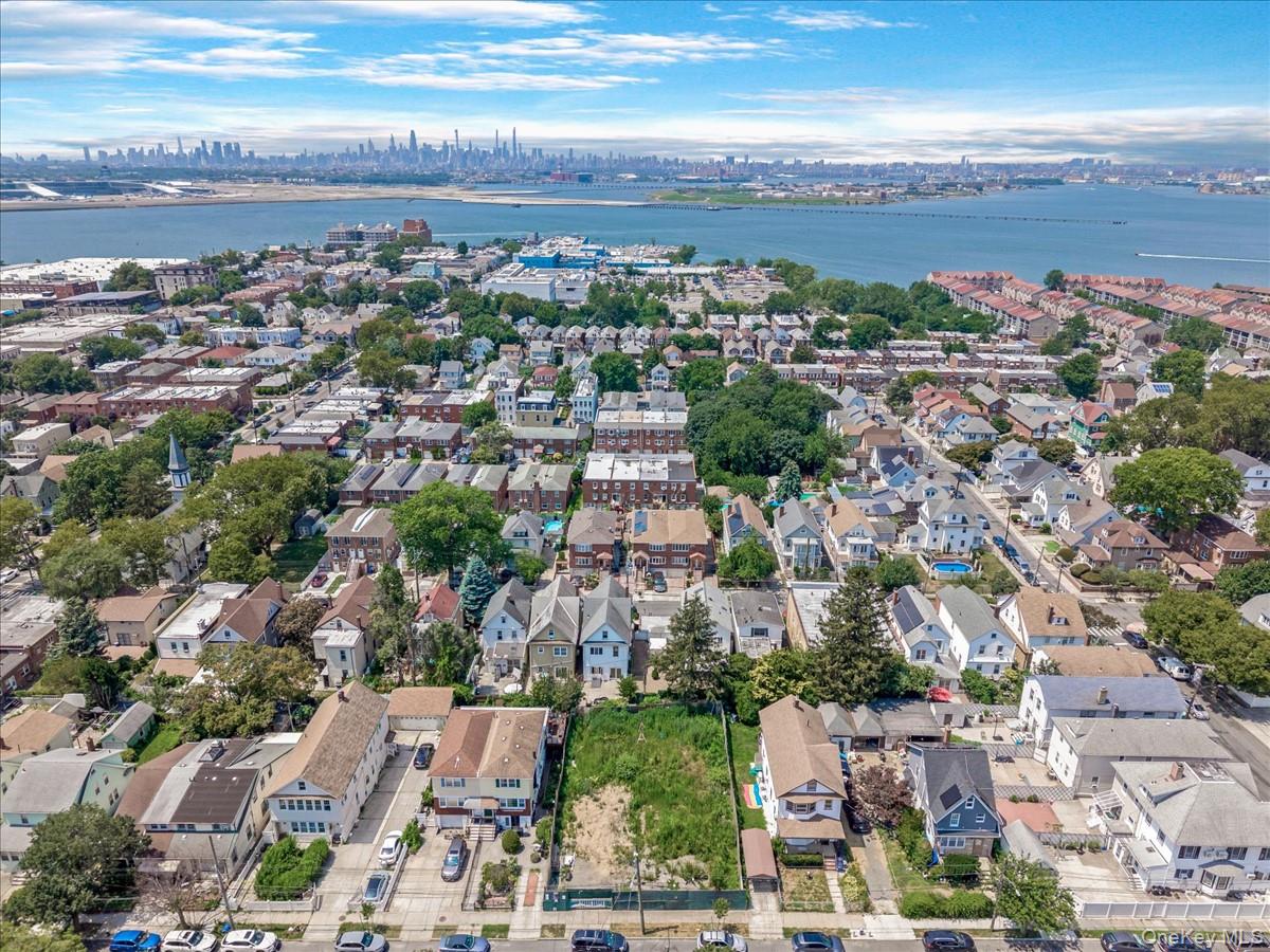 #7 photo, 12-22 120 Street, クイーンズ区 College Point , NY 11356